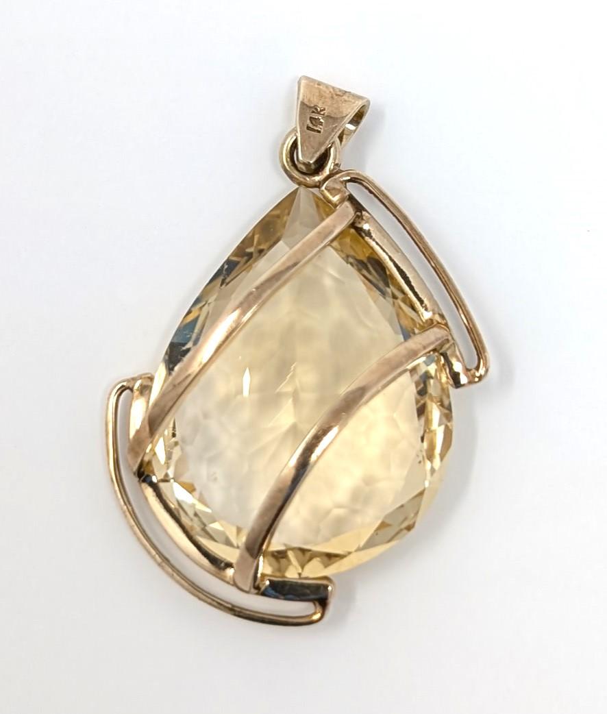 Taille poire Grand pendentif pour collier en or jaune massif 14 carats avec citrine en forme de poire en vente