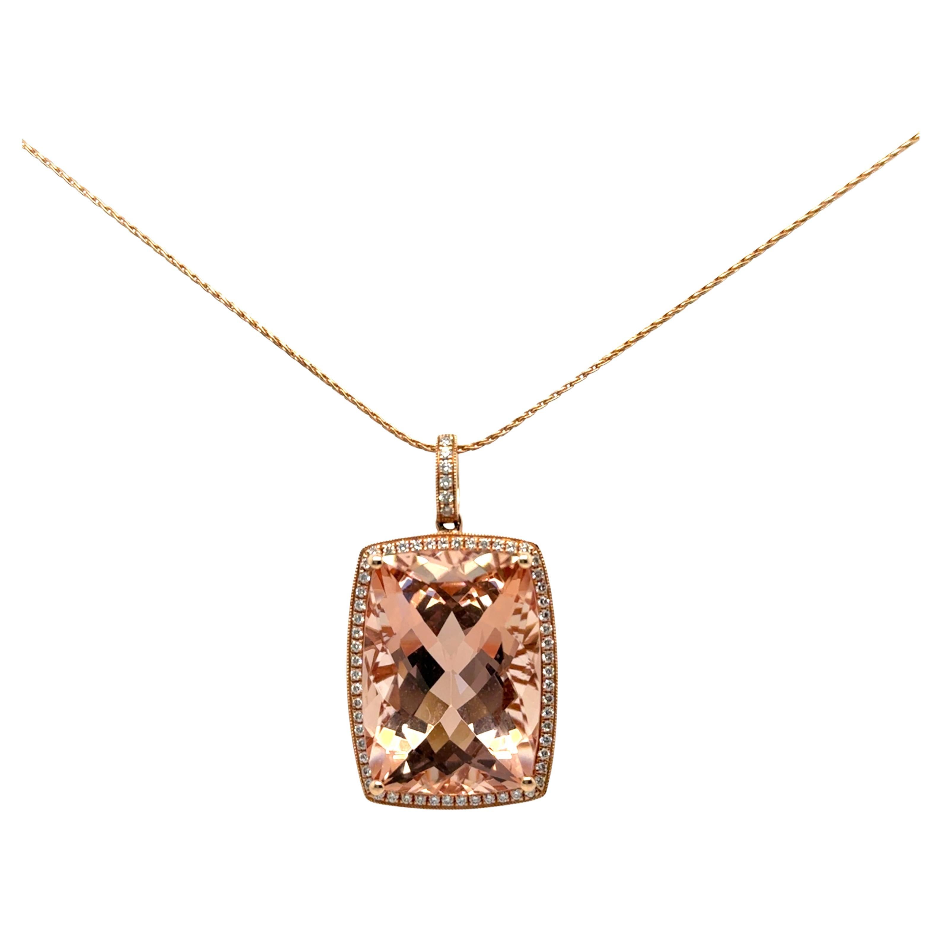 Grande pendente vintage in oro rosa 14K con morganite e diamanti e catena.