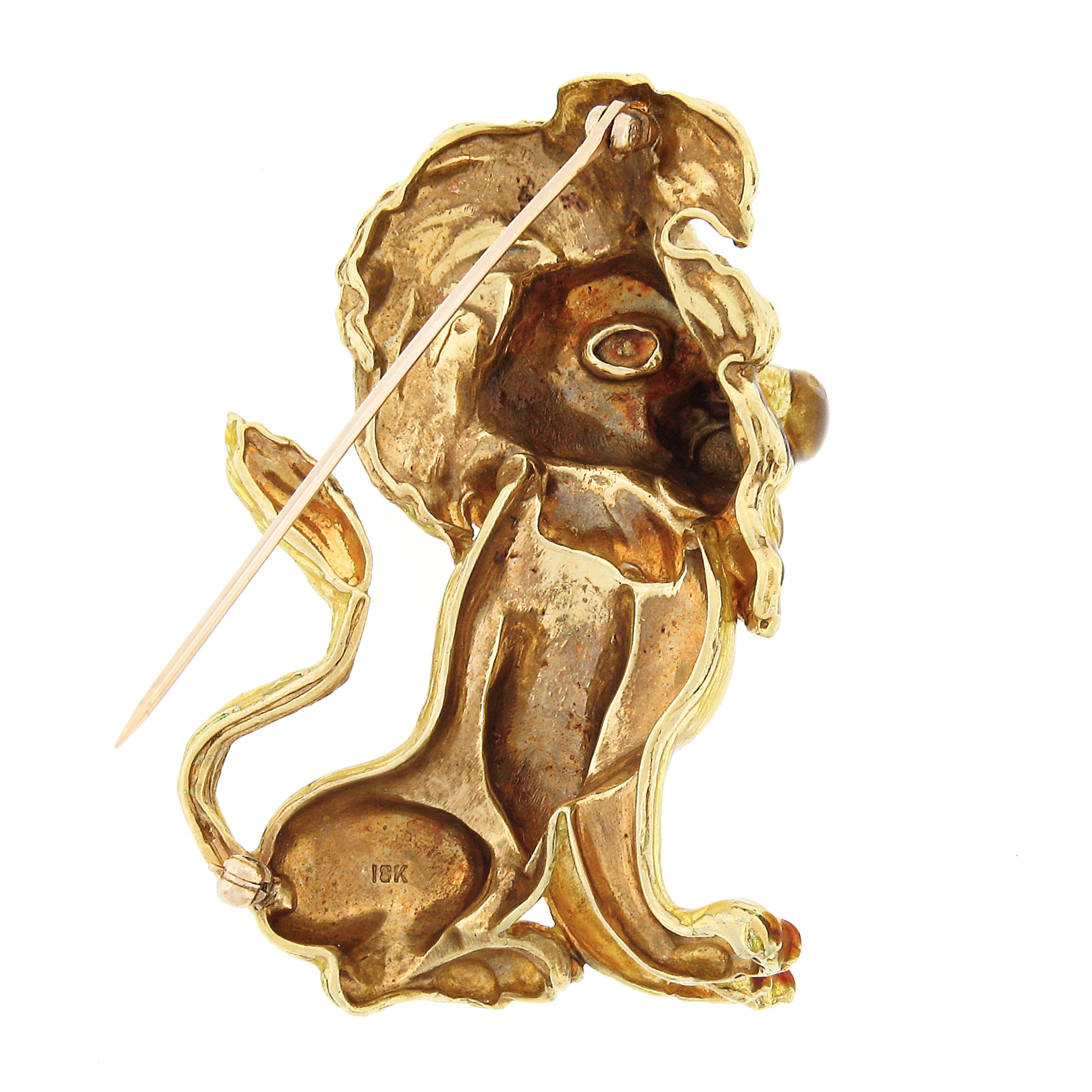 Grande broche lion vintage en or 18 carats et émail multicolore texturé avec détails Unisexe en vente