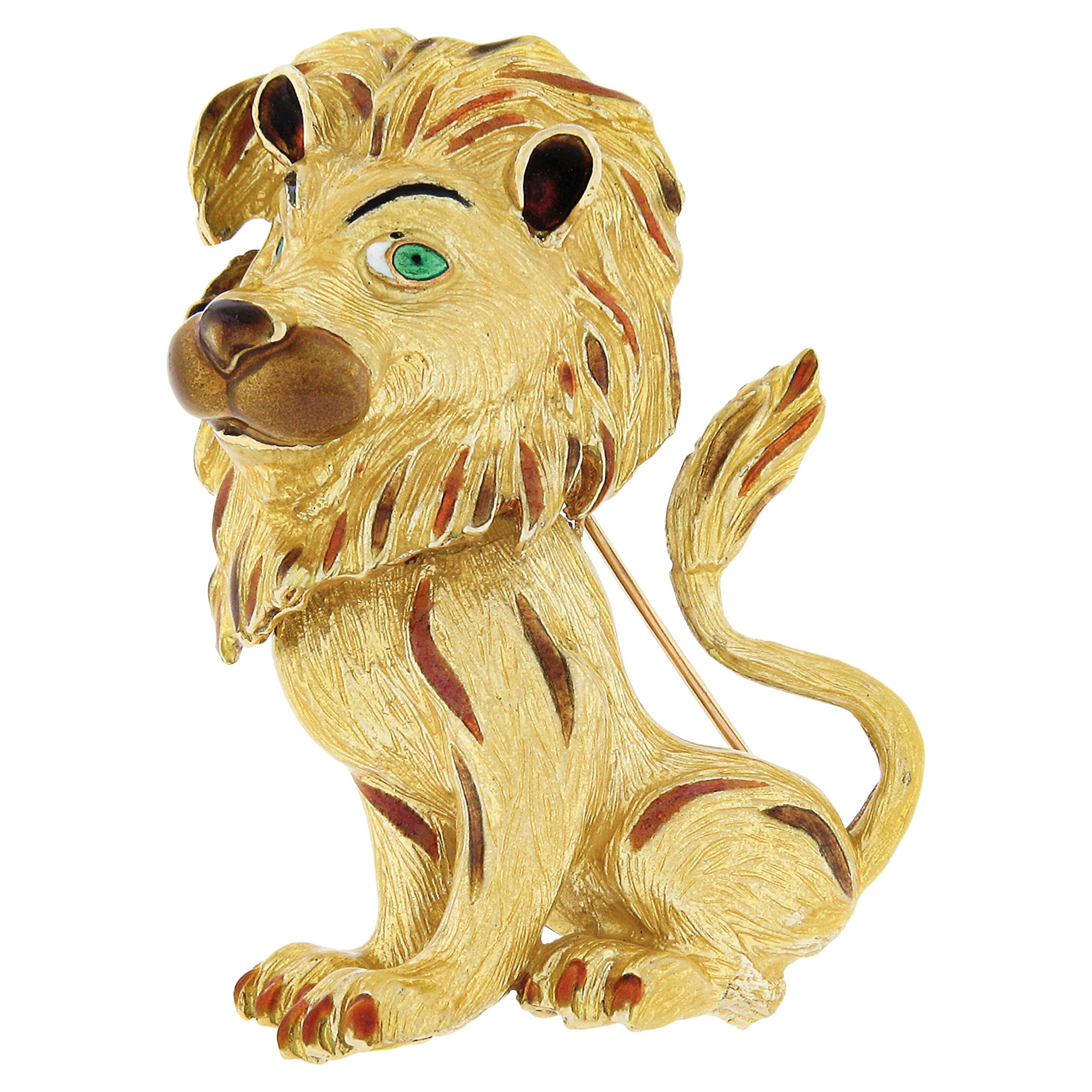 Grande broche lion vintage en or 18 carats et émail multicolore texturé avec détails