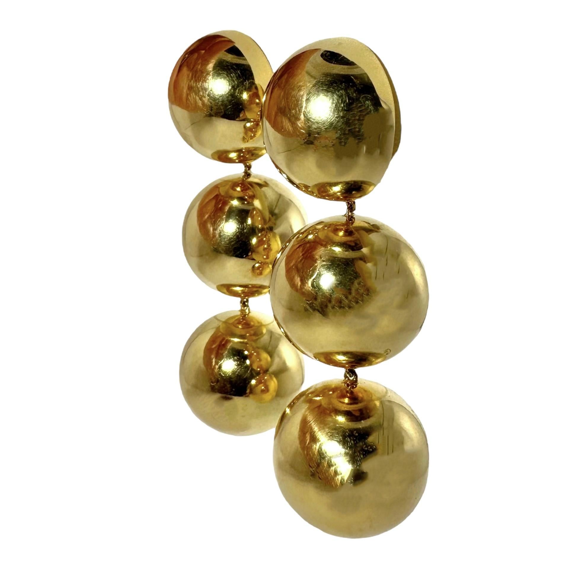 Große Vintage-Ohrhänger aus 18 Karat Gelbgold mit 3 Kugeln, 20 mm x 2,38 Zoll (Moderne)