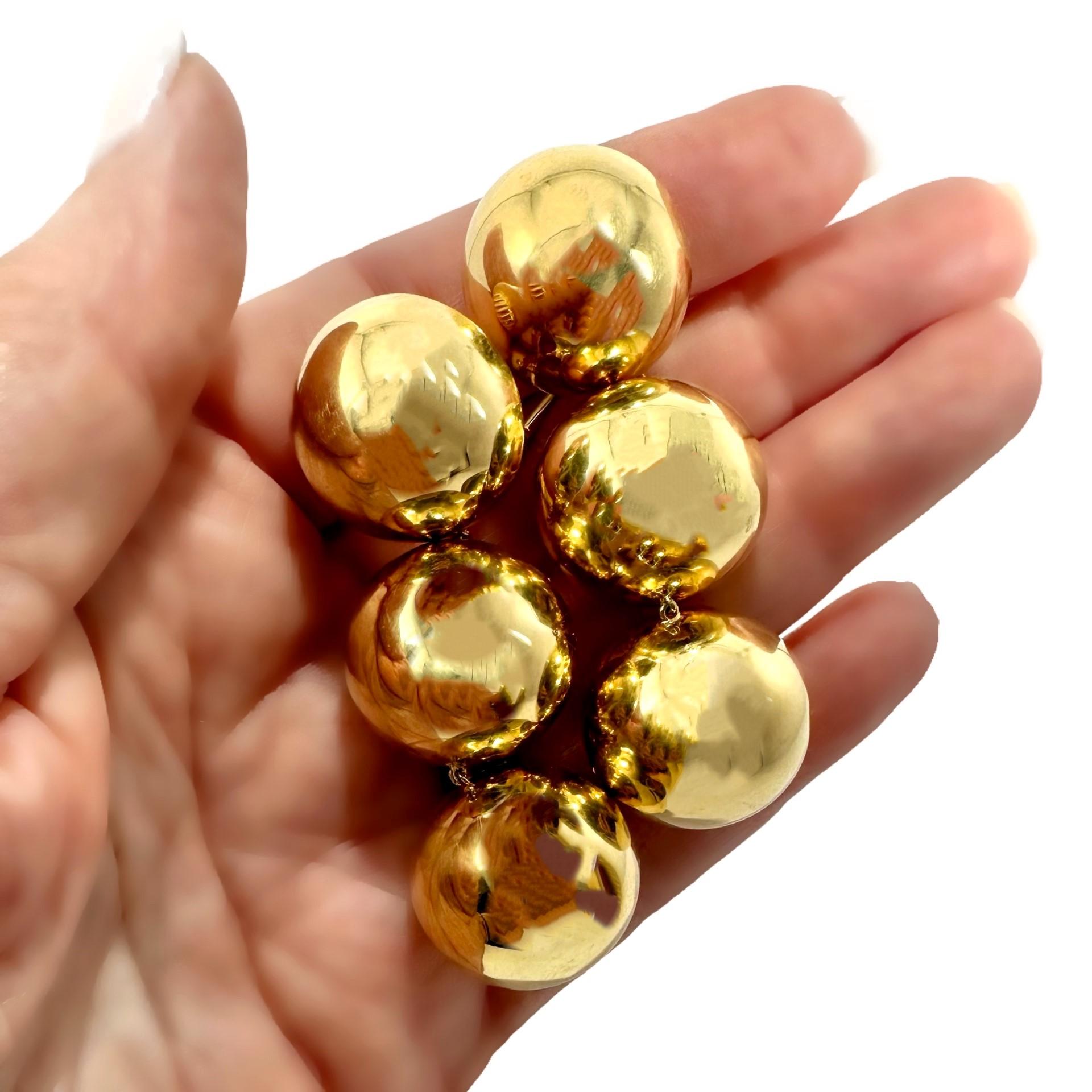 Große Vintage-Ohrhänger aus 18 Karat Gelbgold mit 3 Kugeln, 20 mm x 2,38 Zoll 4
