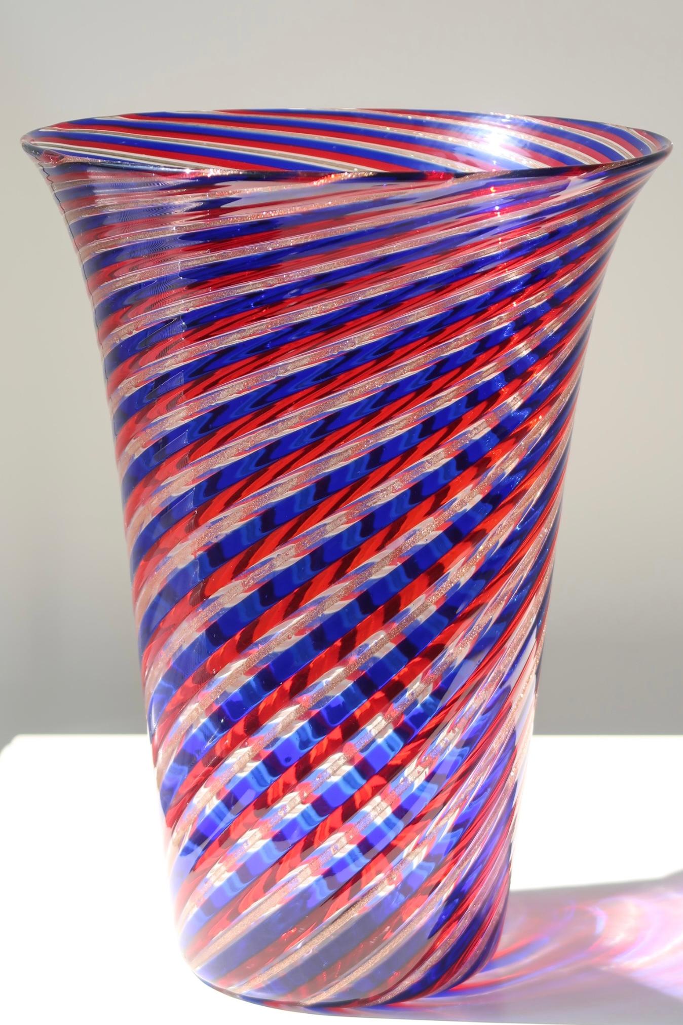 Large Vintage 1970s Italian Murano A Canne Filigrana Vase Blue Red Glass  2