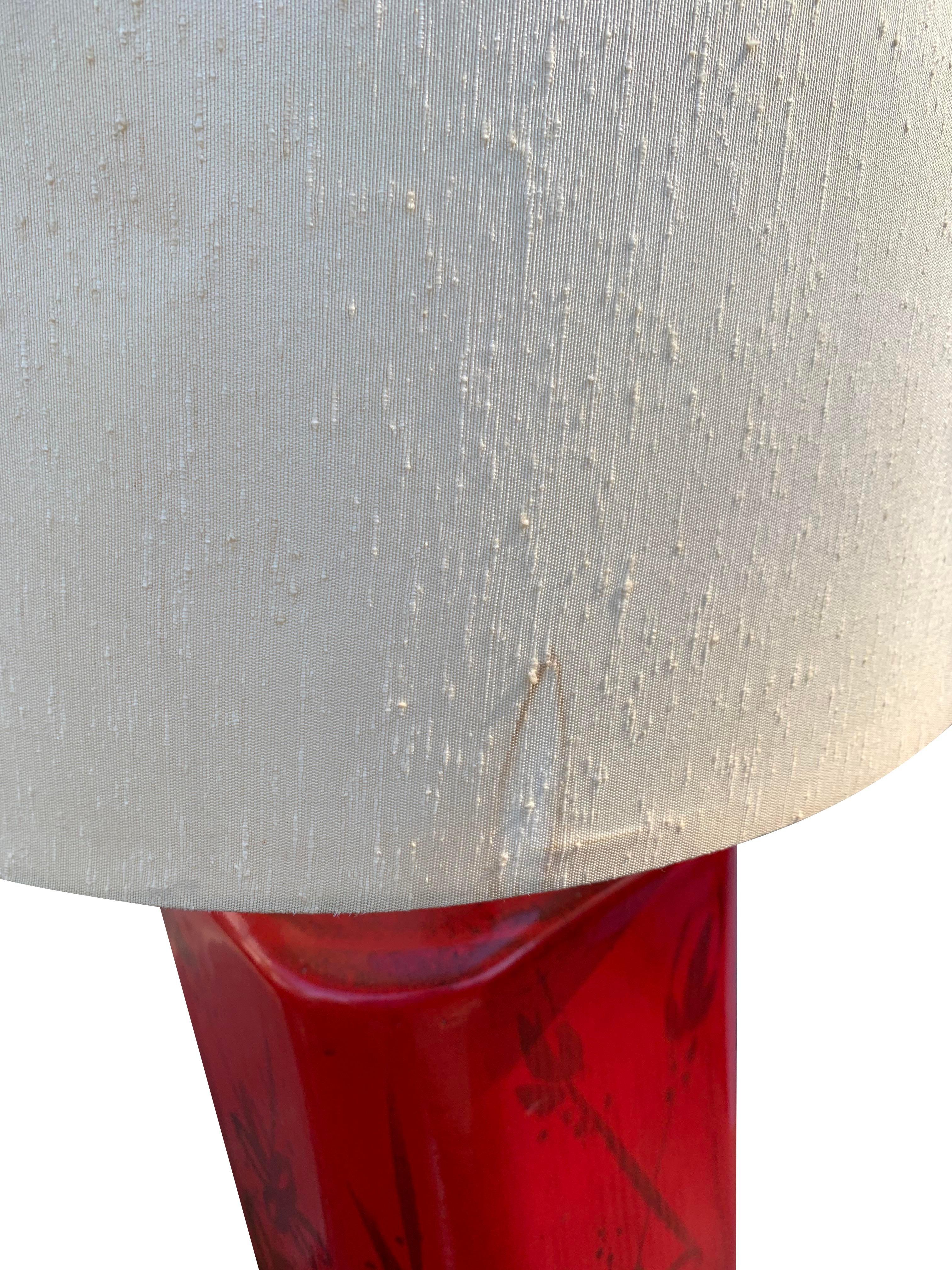 Large Vintage 1980s Asian Style Red Table Lamp With Shade In Good Condition In Saddle River, NJ
