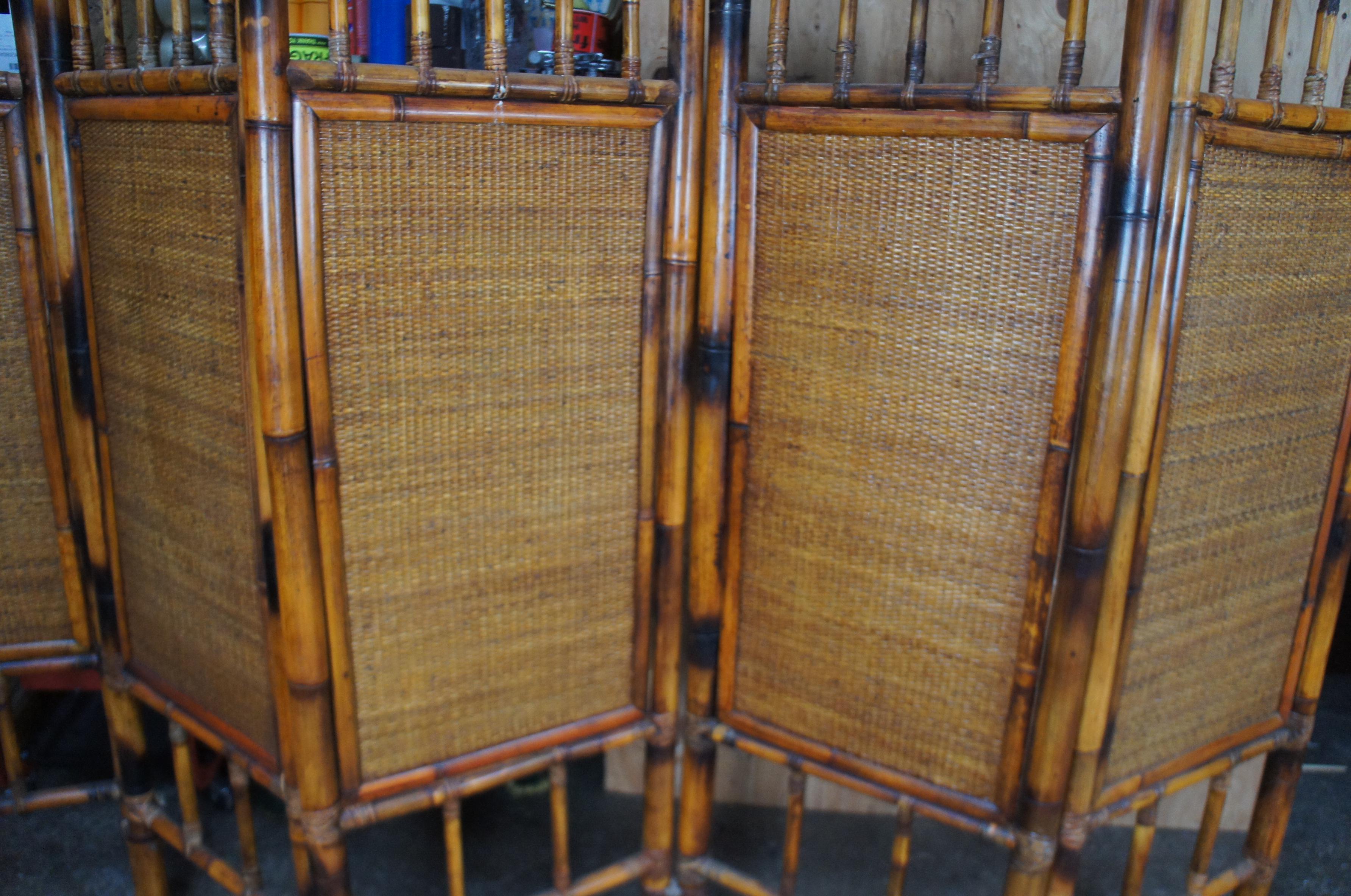 Grand paravent vintage à 5 panneaux en bambou brûlé et en rotin, séparateur de pièce 96