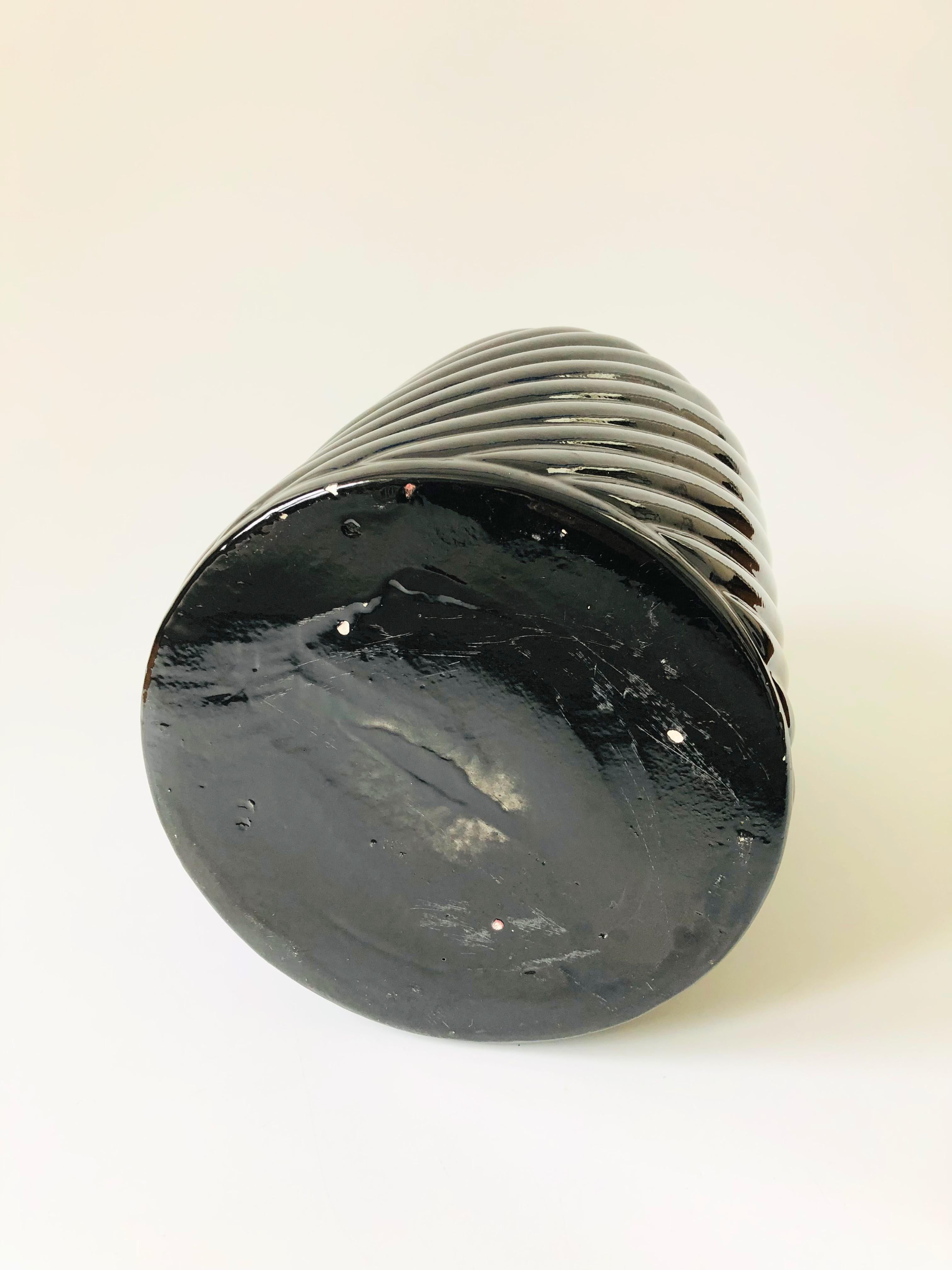 Large Vintage 80s Modern Black Ceramic Swirl Vase For Sale 1