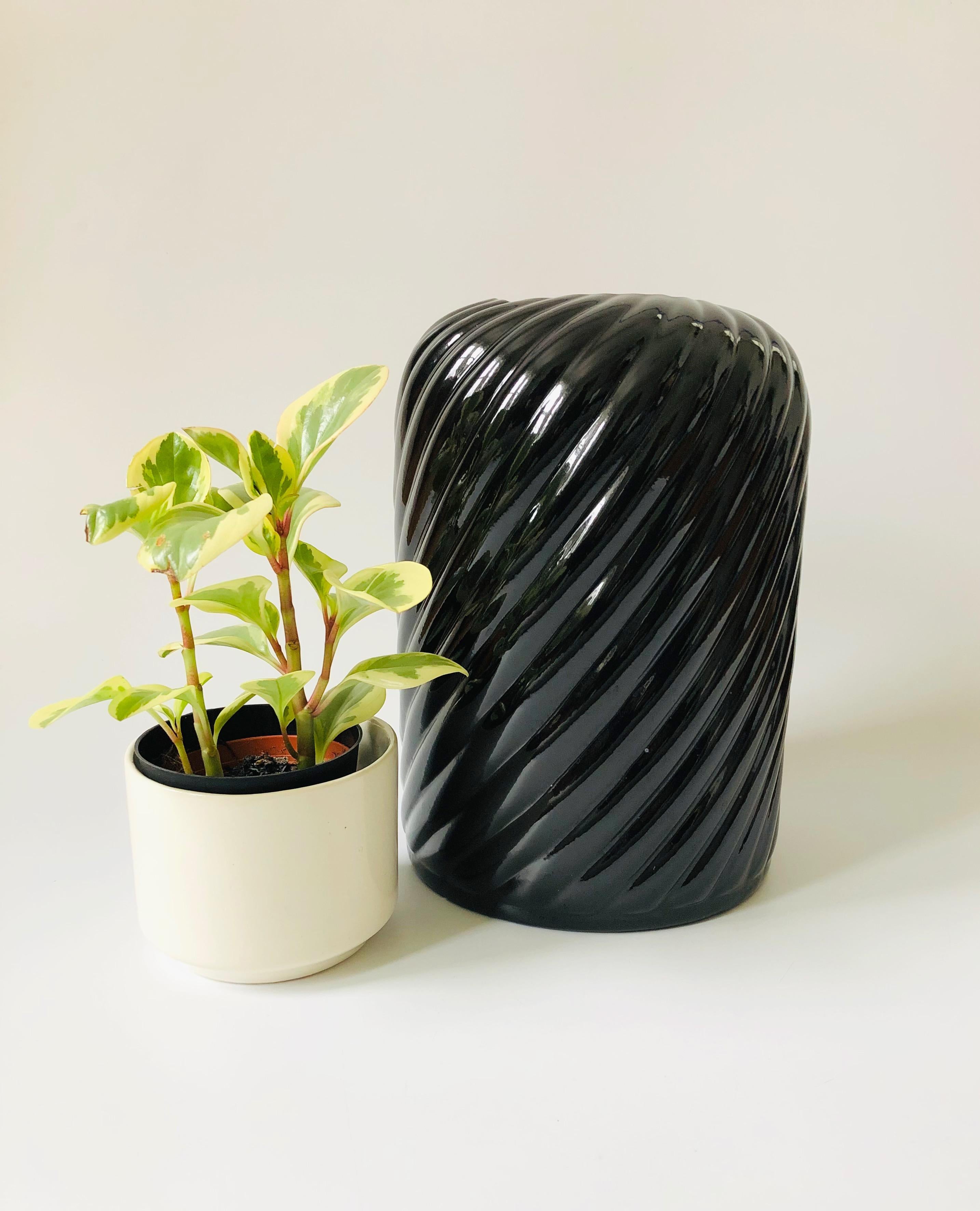 Large Vintage 80s Modern Black Ceramic Swirl Vase For Sale 3