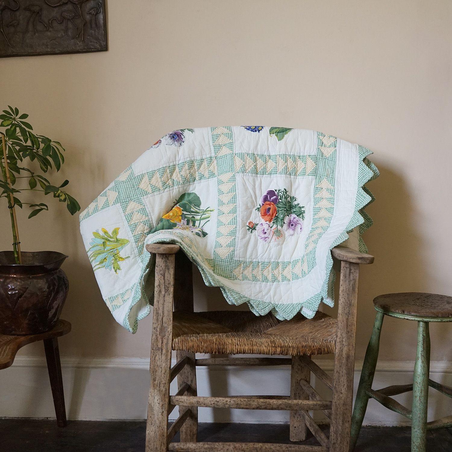 Large Vintage American Hand-Stitched Floral Patchwork Quilt, 20th Century 6