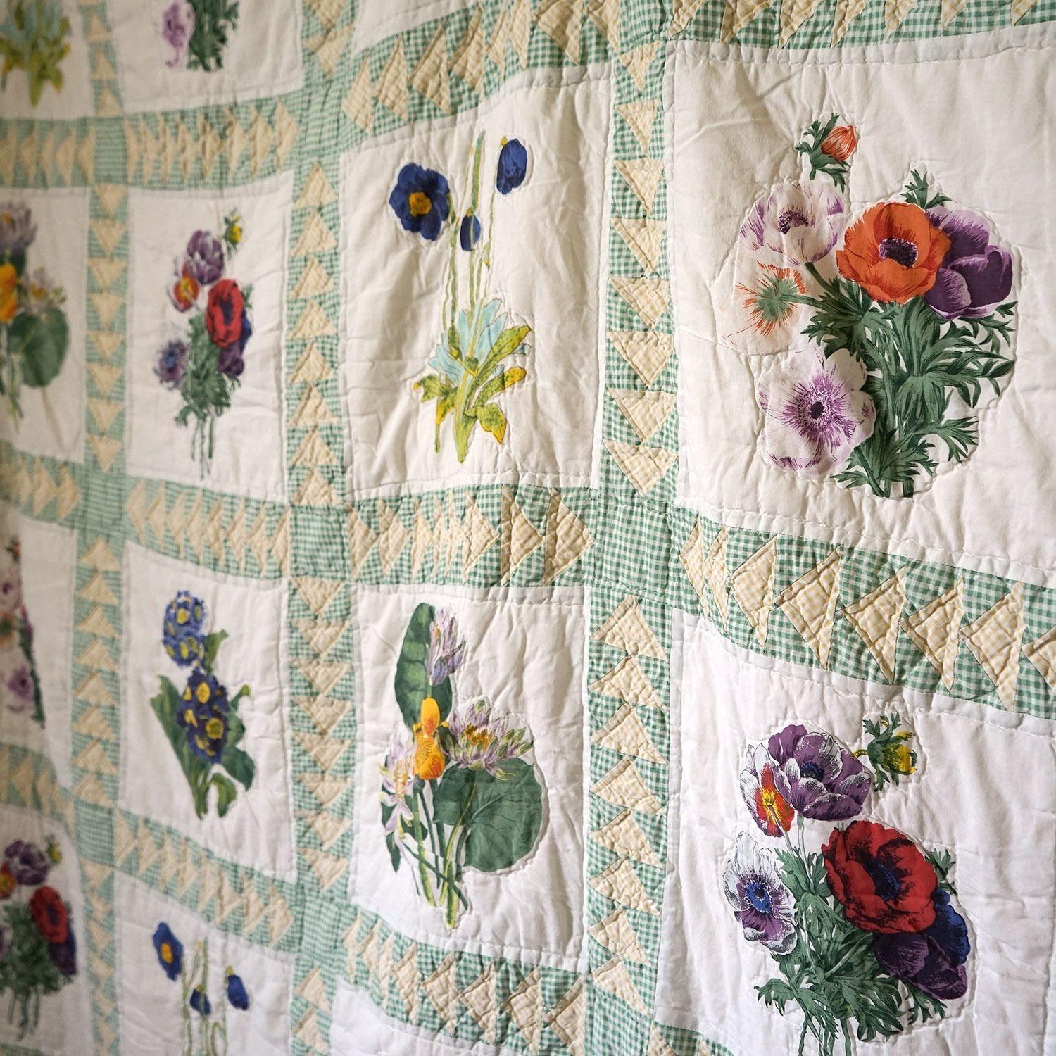 Large Vintage American Hand-Stitched Floral Patchwork Quilt, 20th Century 2