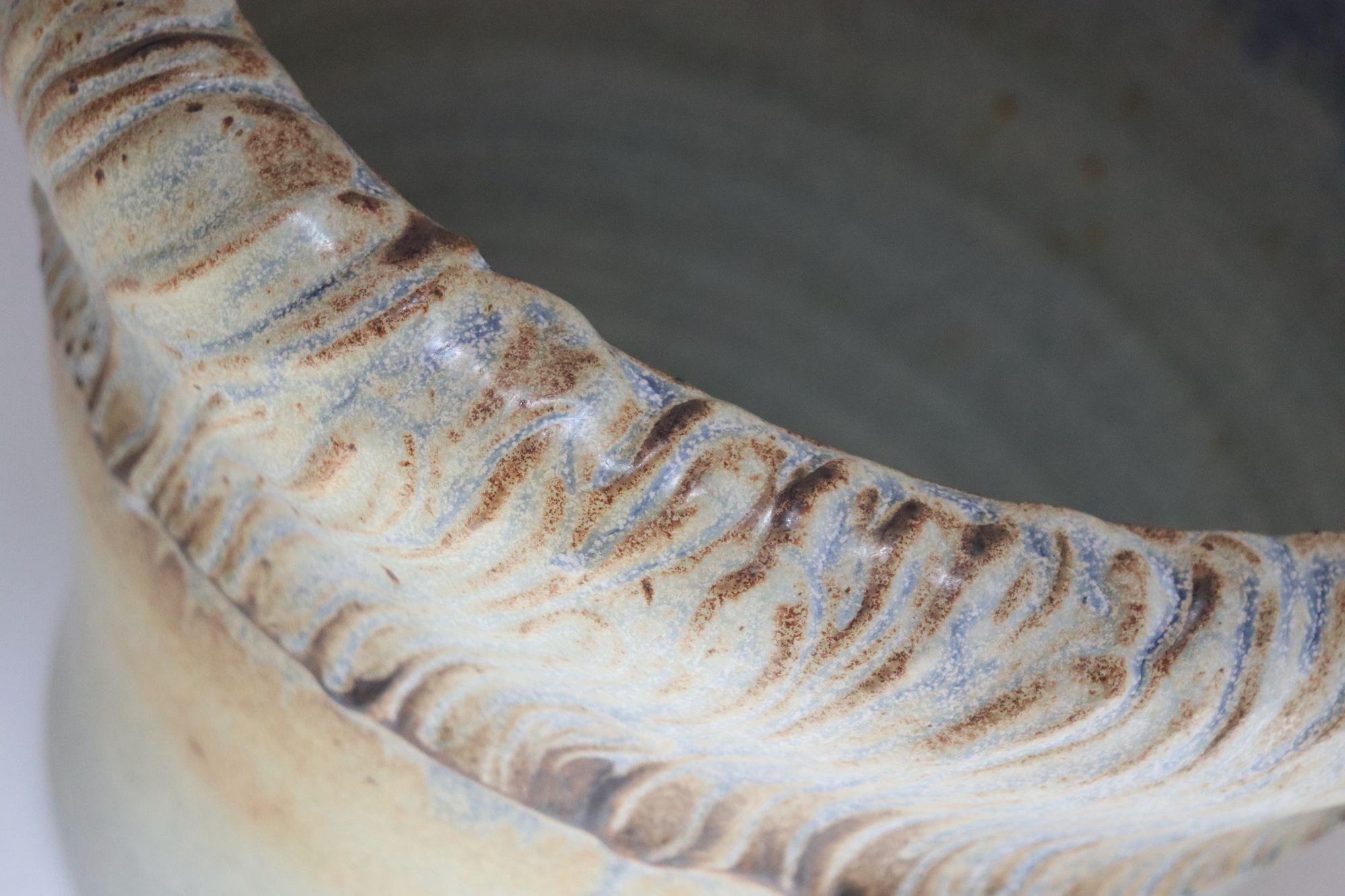 Große architektonische Vintage Keramik Oceanic Pflanzgefäß Vase von Deanna Nichols im Angebot 6