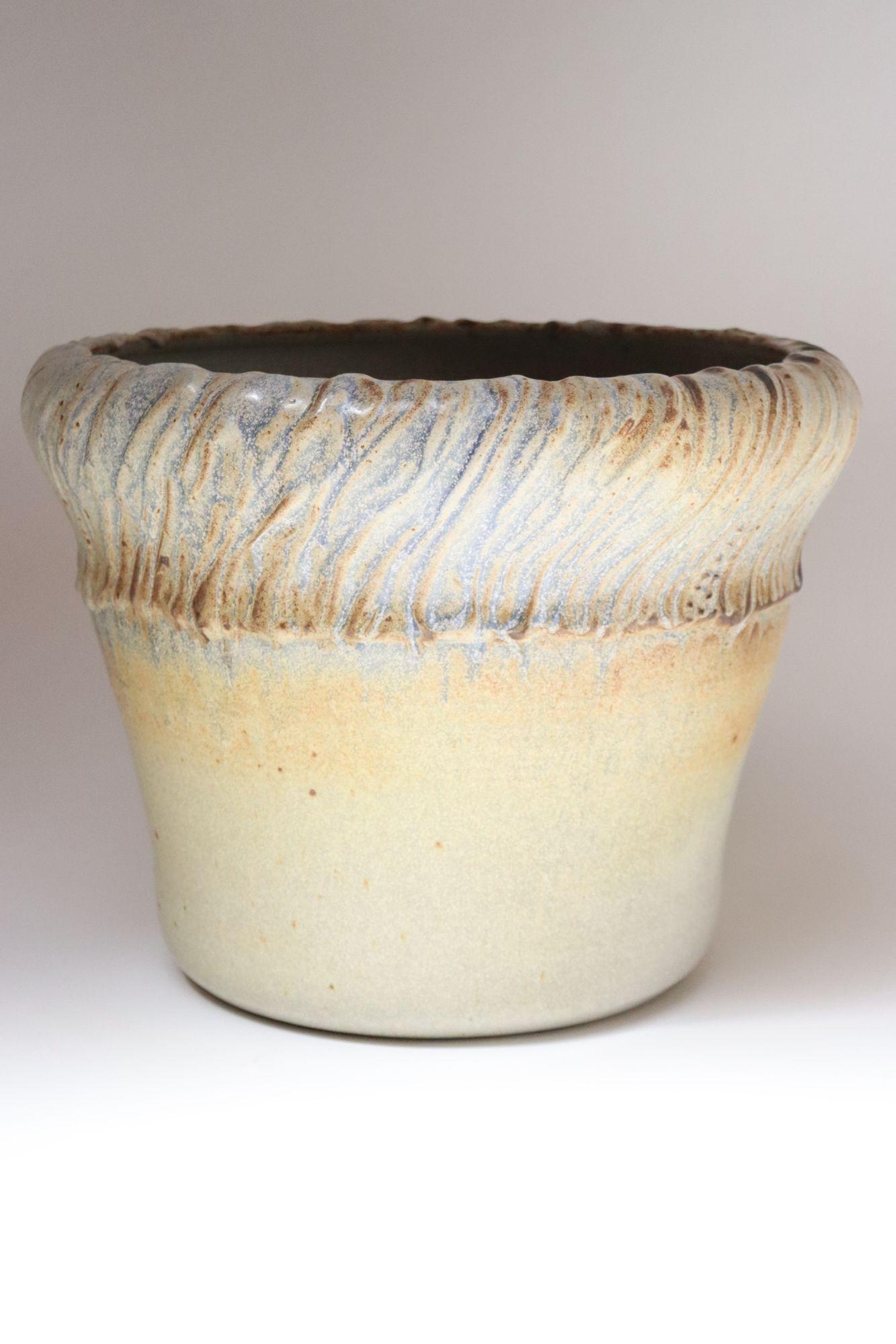 Große architektonische Vintage Keramik Oceanic Pflanzgefäß Vase von Deanna Nichols (Moderne der Mitte des Jahrhunderts) im Angebot