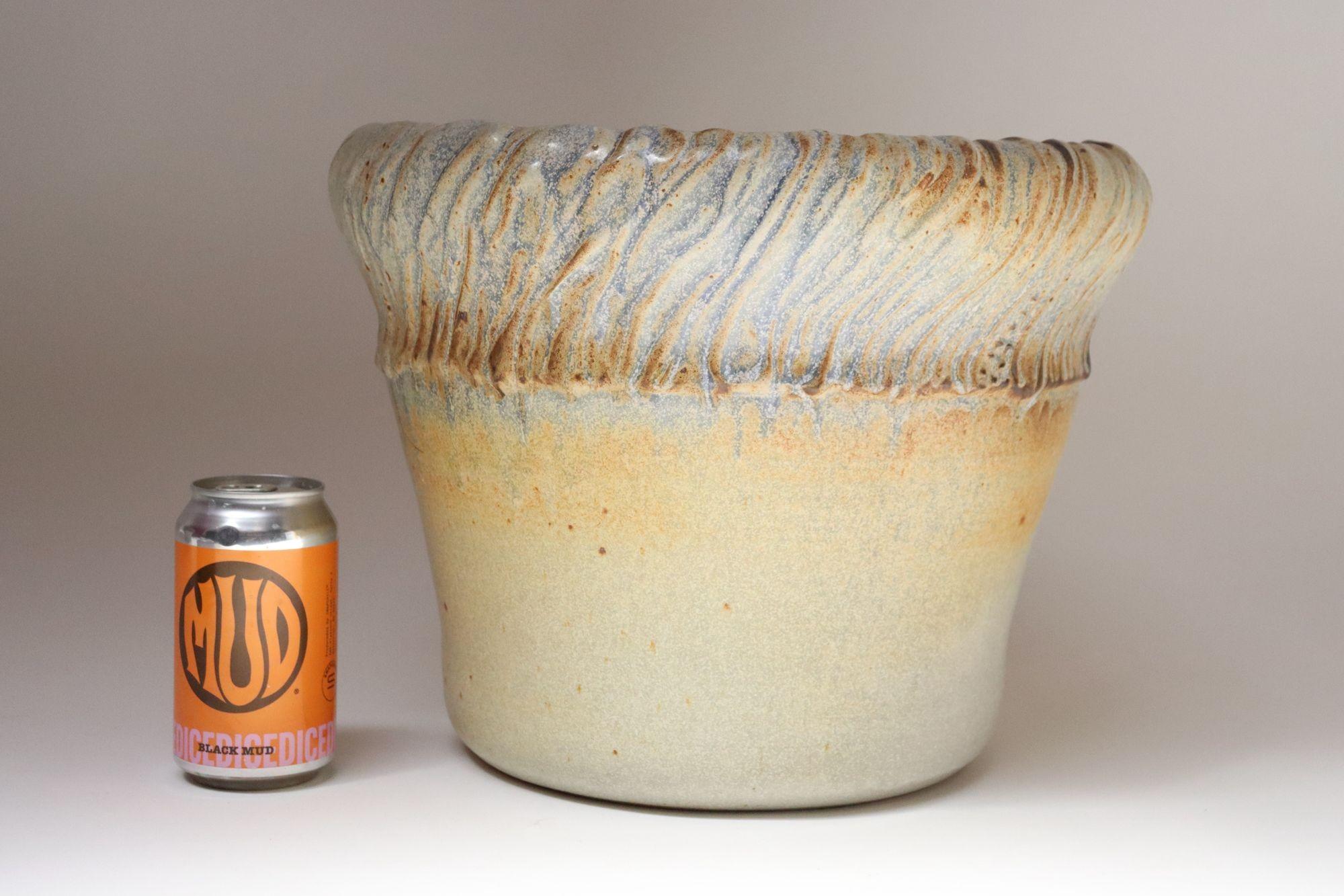 Große architektonische Vintage Keramik Oceanic Pflanzgefäß Vase von Deanna Nichols im Angebot 2