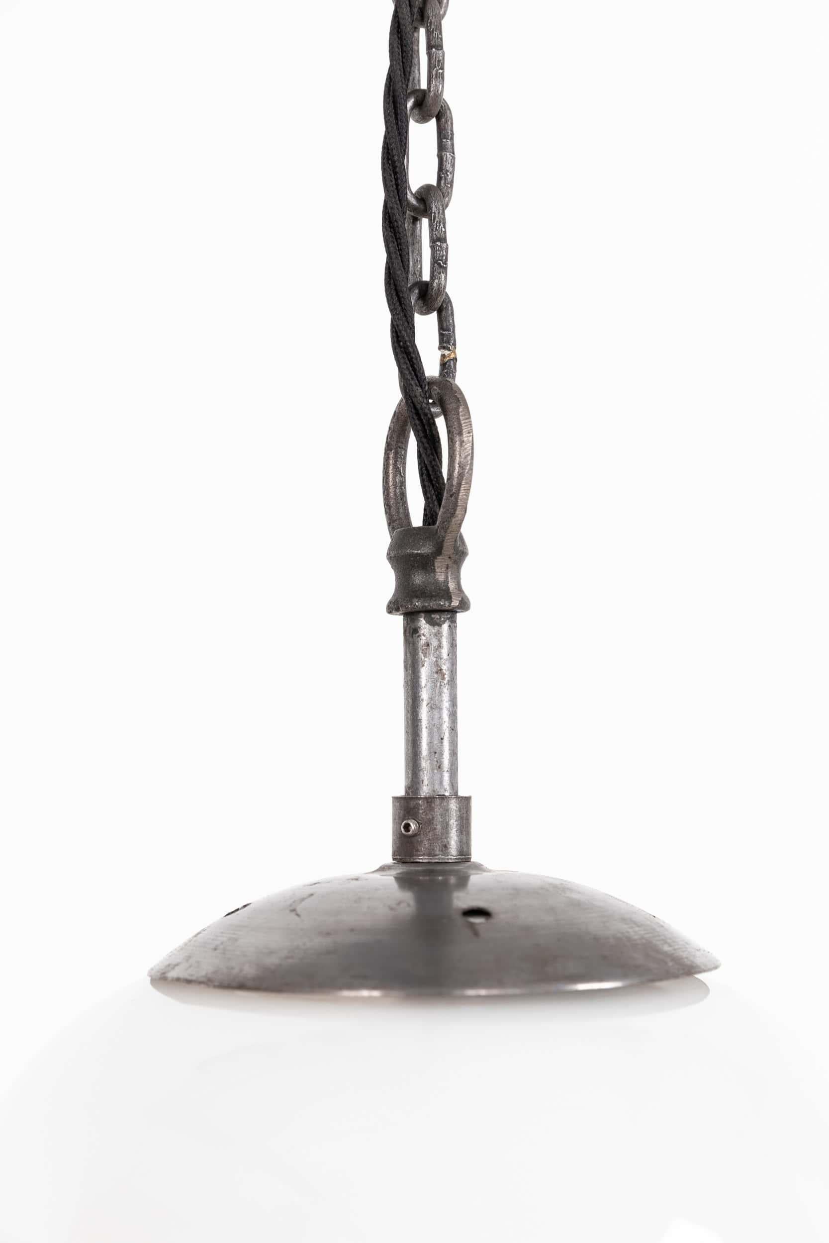 Gran Lámpara Colgante Vintage Art Decó Tulipa de Cristal Opalino, c.1930 Inglés en venta