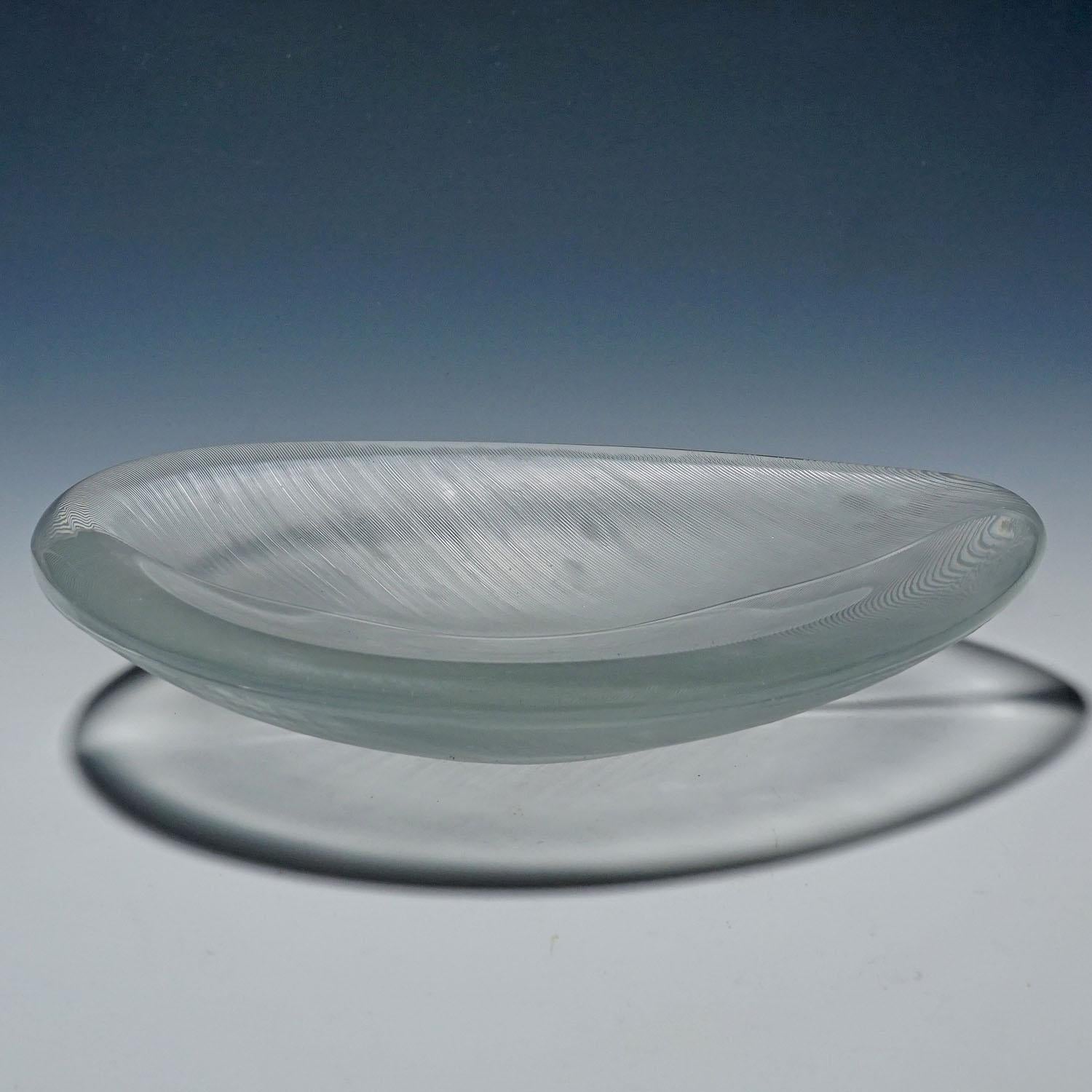 Finlandais Grand bol en verre d'art Vintage par Tapio Wirkkala pour Iittala 1950s en vente