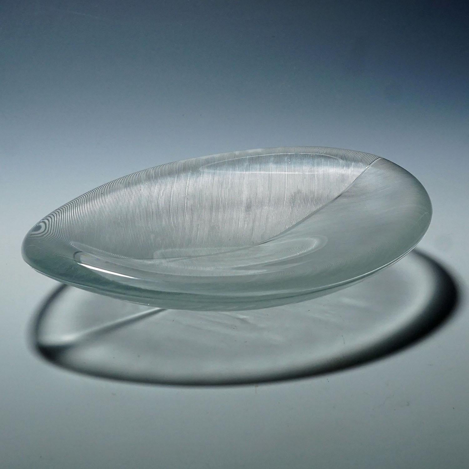 Verre d'art Grand bol en verre d'art Vintage par Tapio Wirkkala pour Iittala 1950s en vente