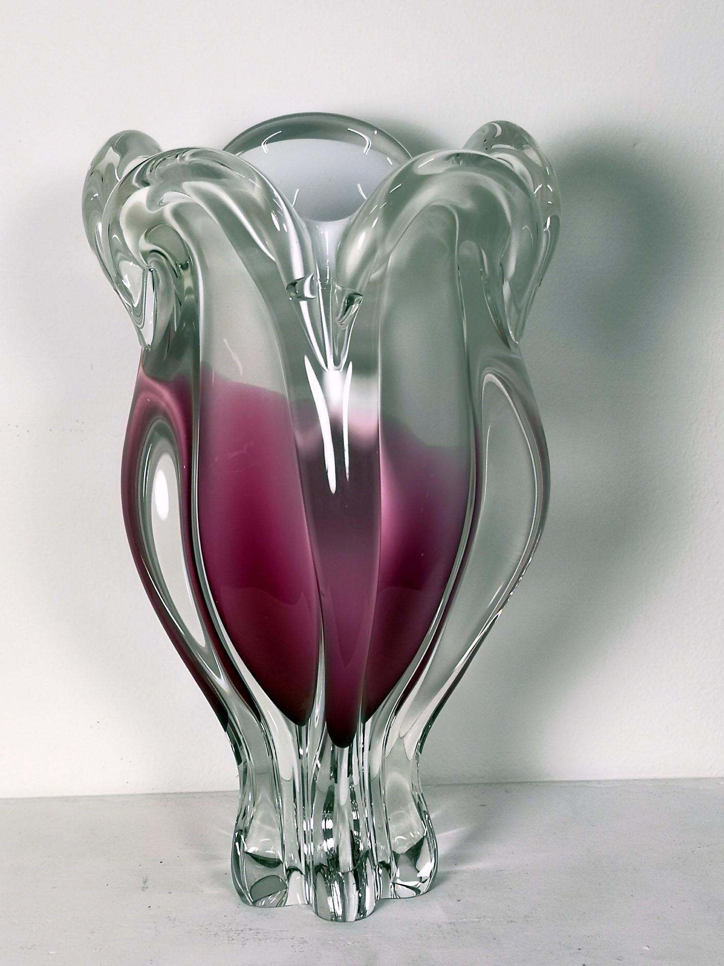 Large Vintage Art Glass Vase by Josef Hospodka for Chribska Glasswork, 1960's In Good Condition For Sale In Budapest, HU