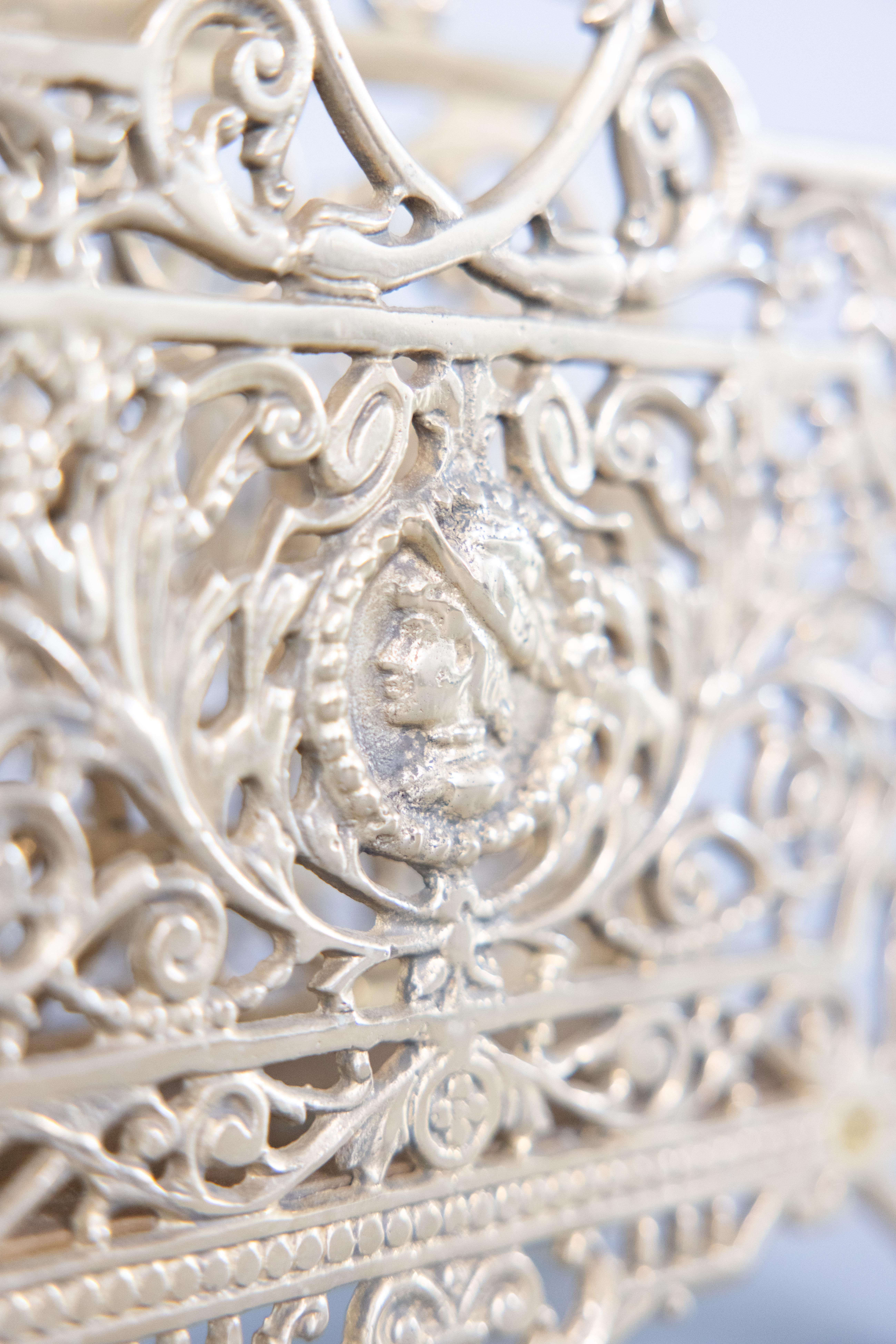 Grande portalettere in ottone in stile Art Nouveau, 1950 circa in vendita 5