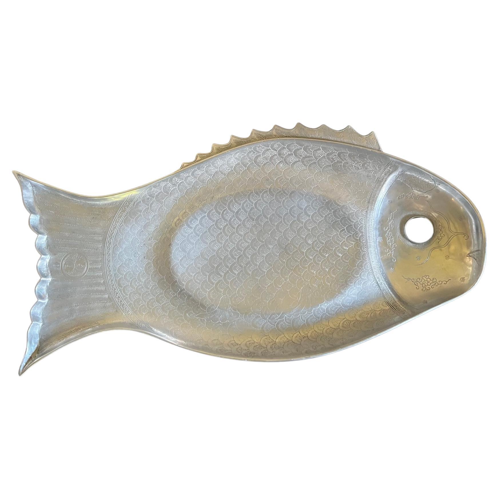 Large Vintage Arthur Court Aluminum Fish Platter with Black Stone Eye For Sale