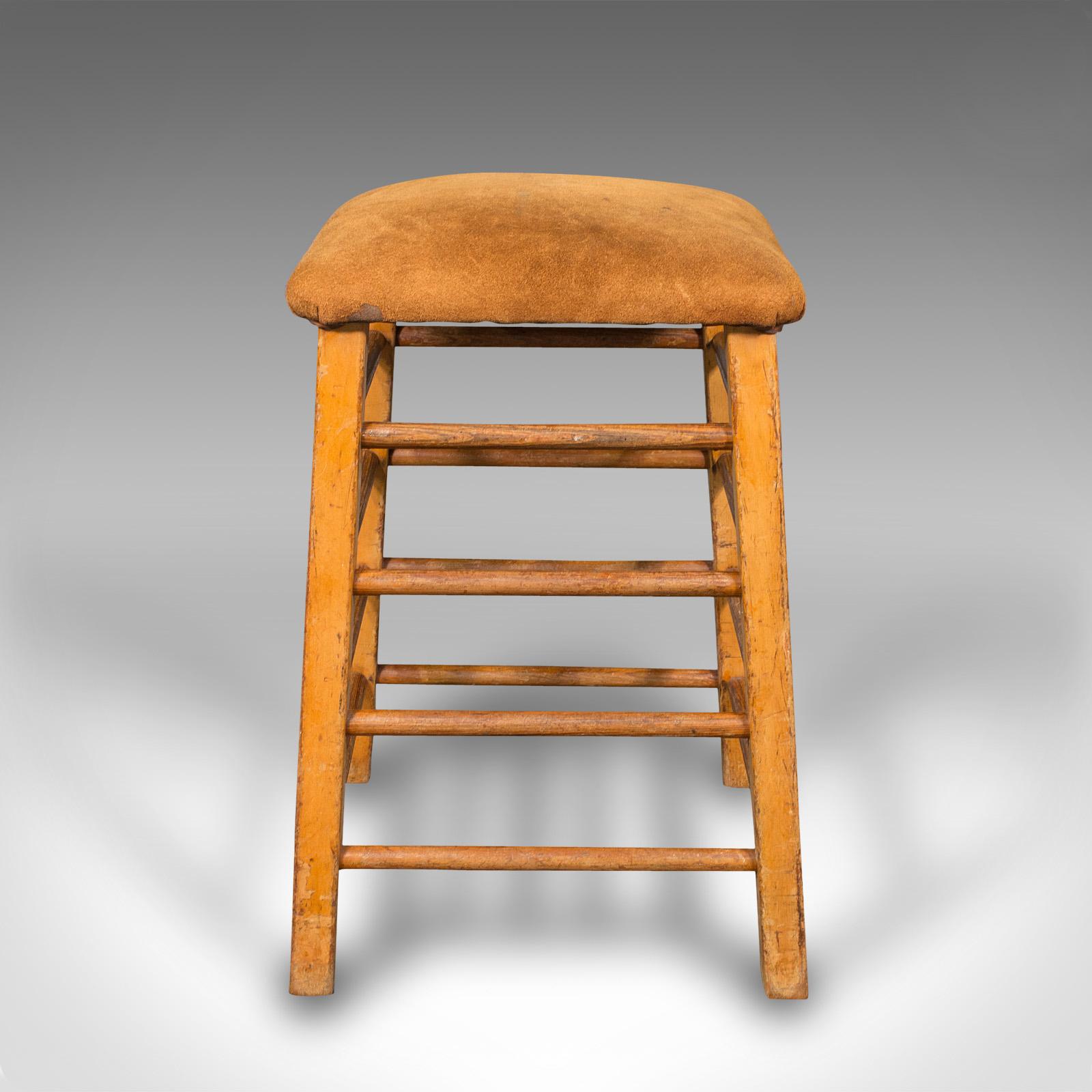 Large Vintage Artist's Stool, English, Pitch Pine, Suede, Gym, Lab Seat, C.1960 In Good Condition For Sale In Hele, Devon, GB