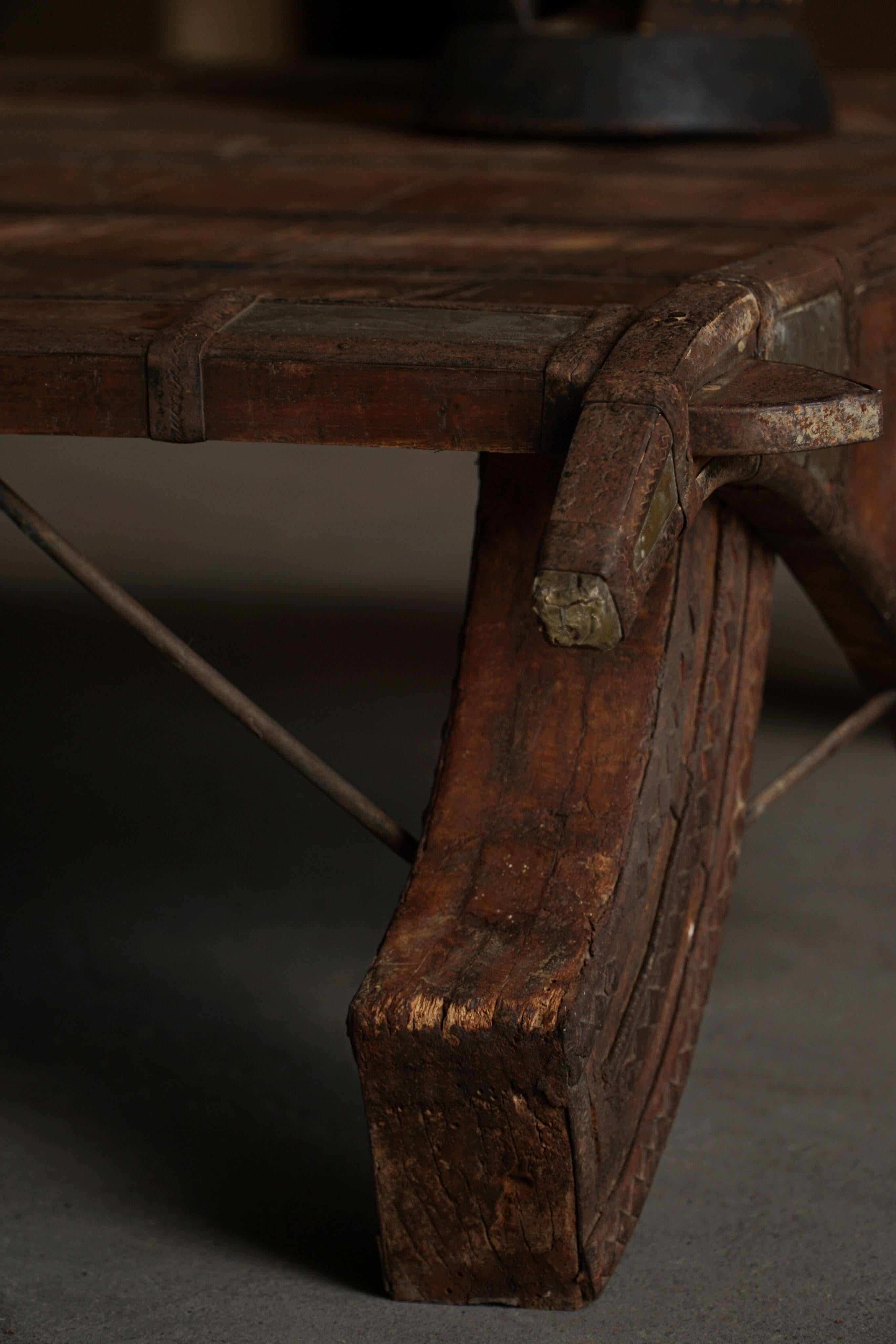 Grande tavolino asiatico vintage in teak invecchiato, inizio XX secolo in vendita 4