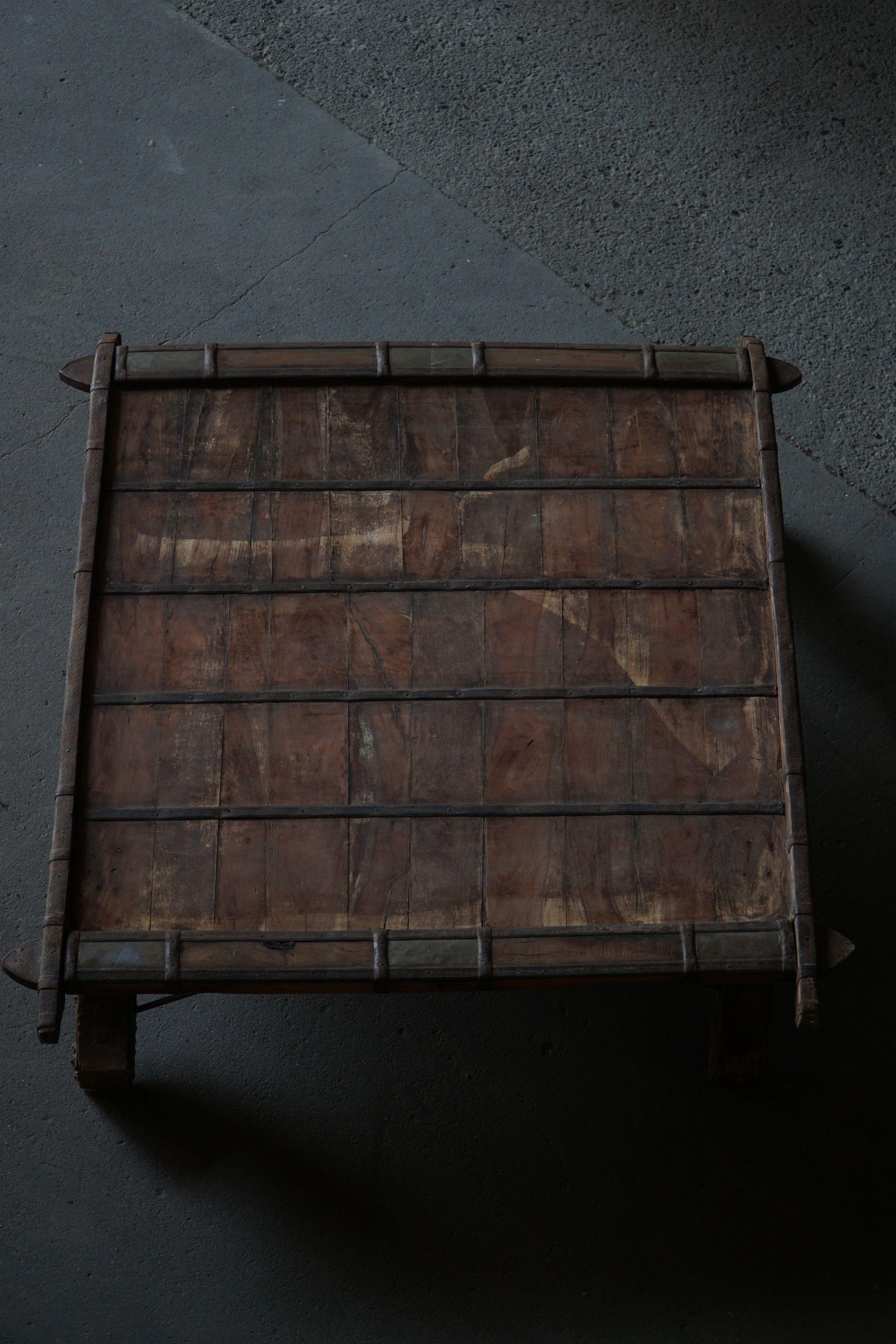 Grande tavolino asiatico vintage in teak invecchiato, inizio XX secolo in vendita 12