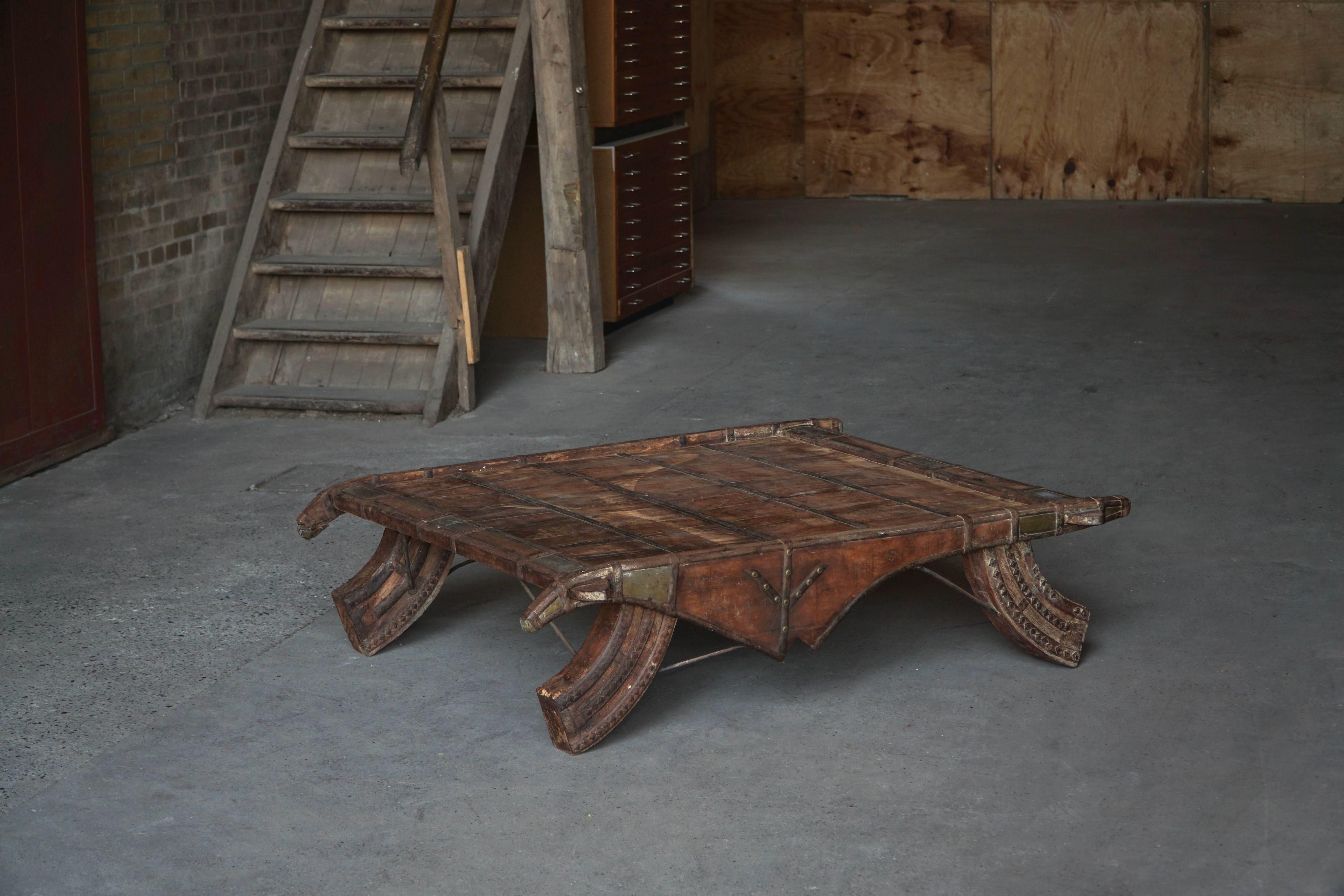 Grande tavolino asiatico vintage in teak invecchiato, inizio XX secolo in vendita 13