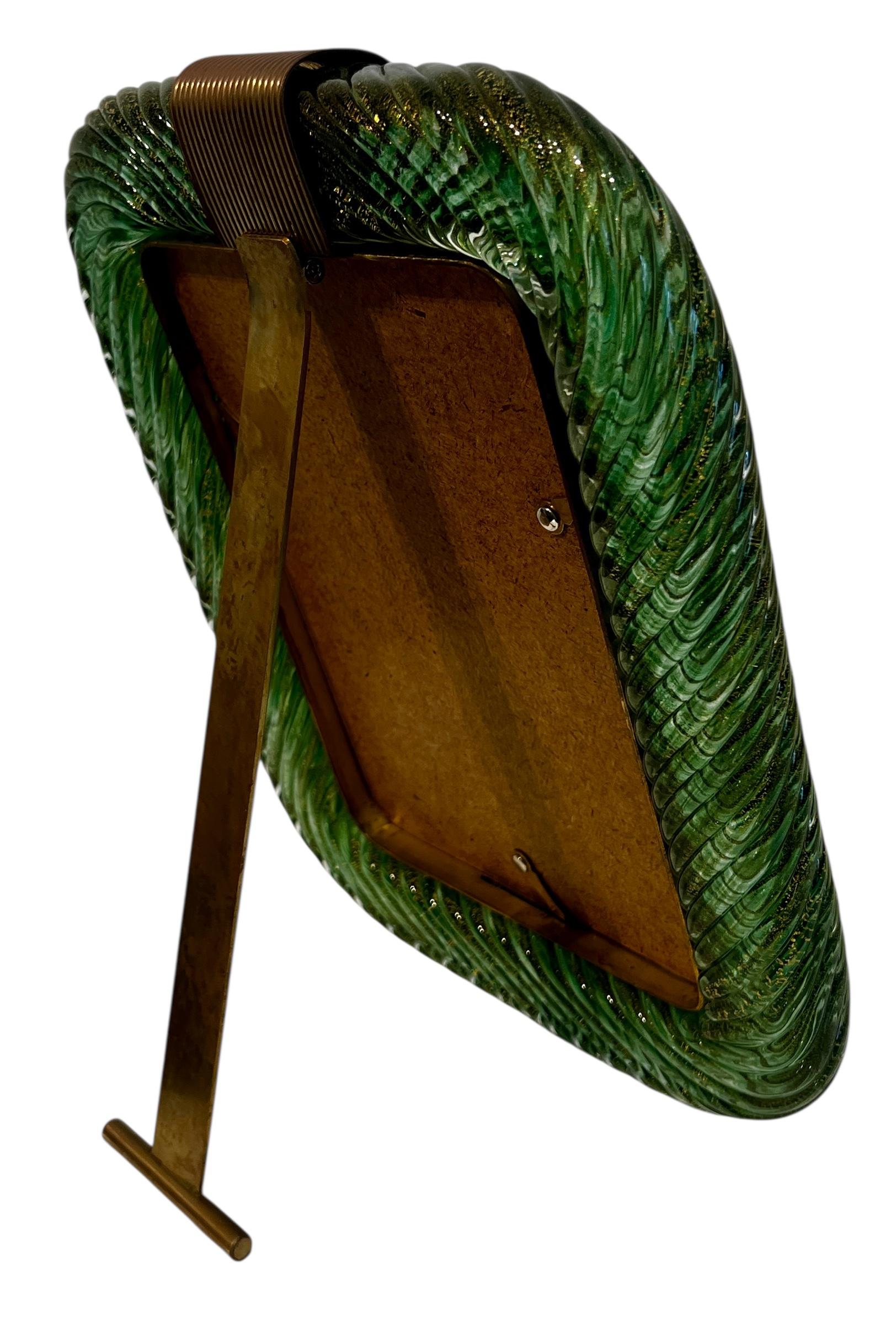 Fatto a mano Grande cornice d'epoca Barovier&Toso in vetro di Murano verde smeraldo e oro in vendita