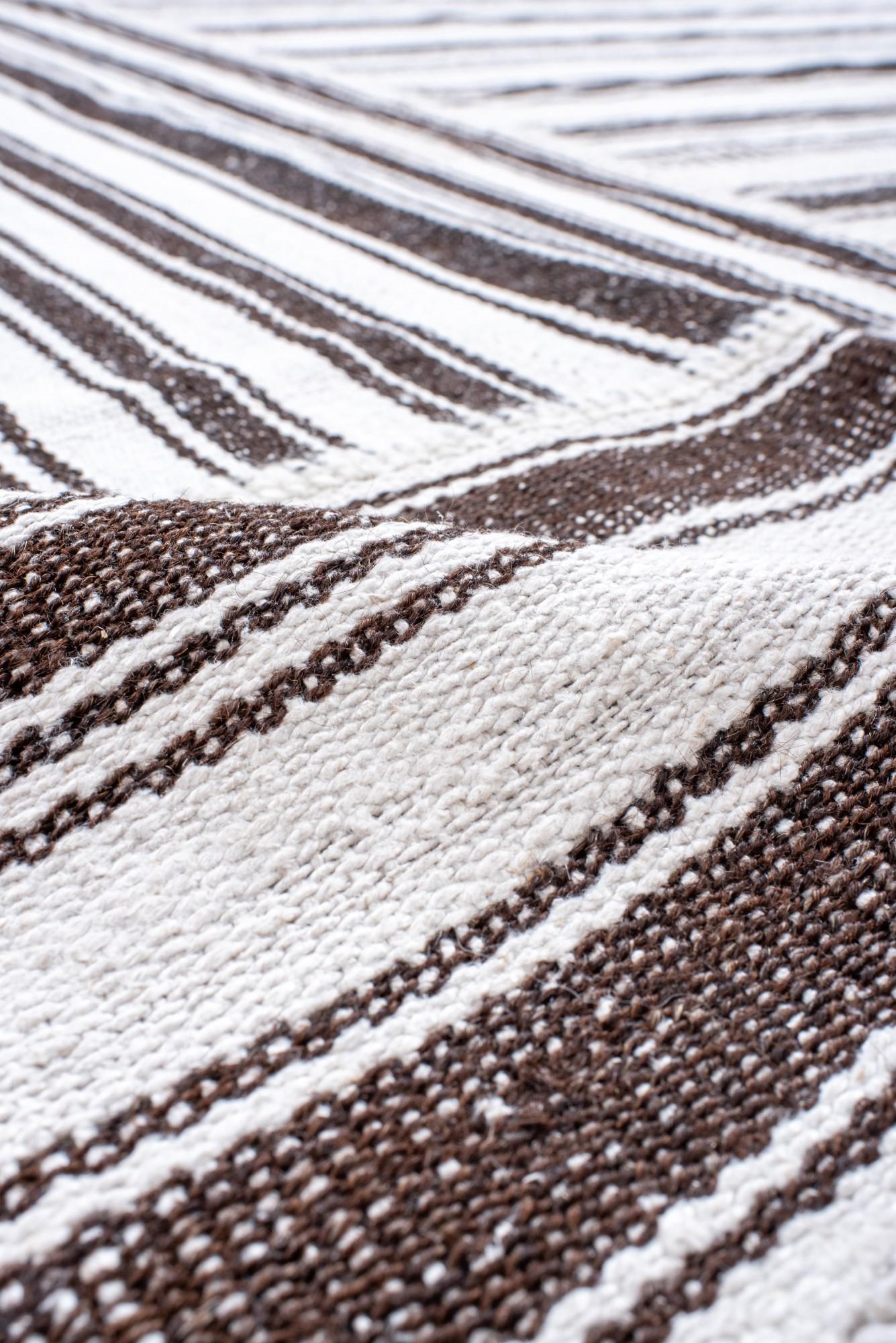 Großer Vintage-Korbgeflecht-Kilim (Wolle) im Angebot