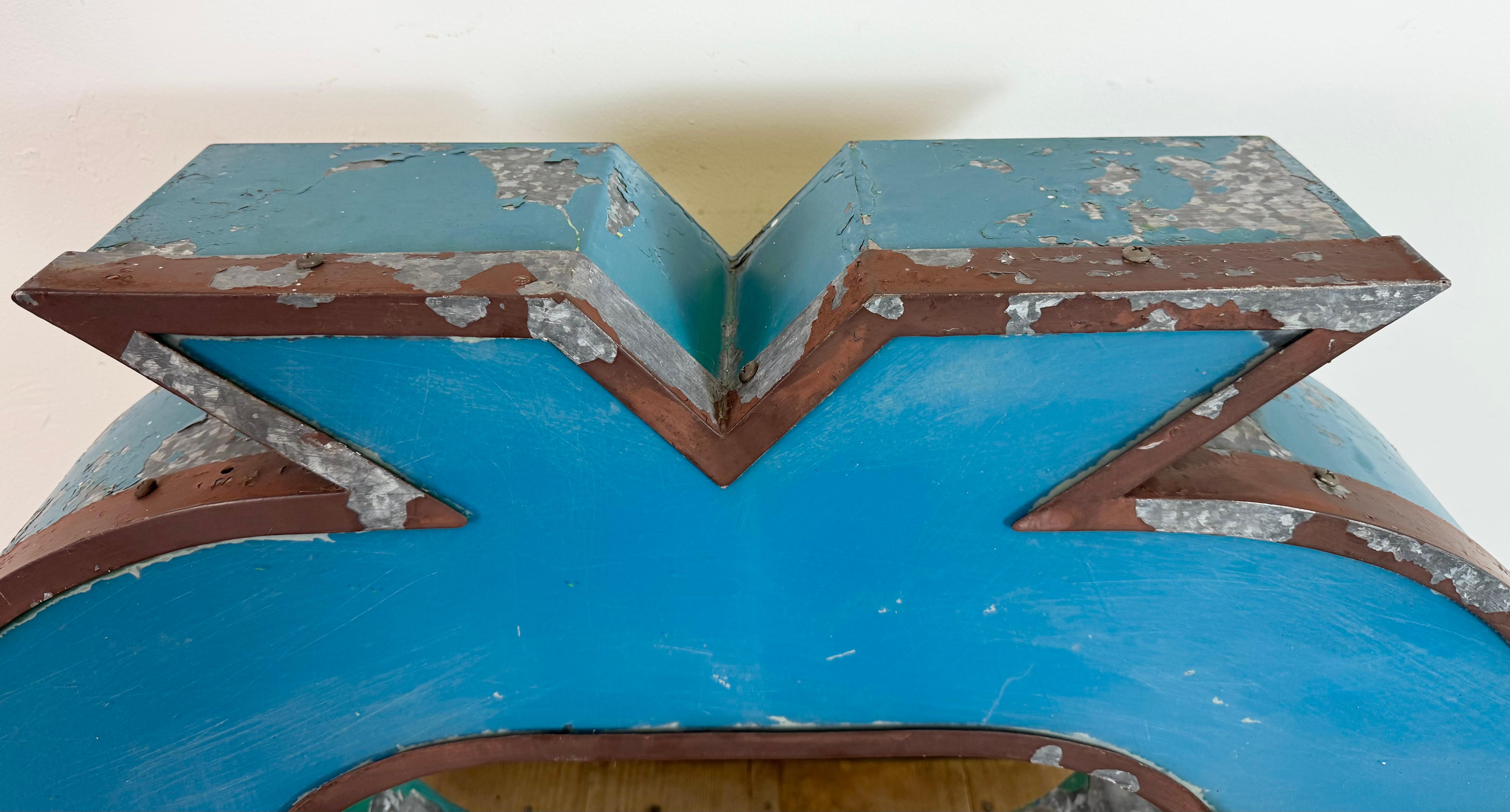 Grande lettre publicitaire bleue Vintage Č , 1960s Bon état - En vente à Kojetice, CZ