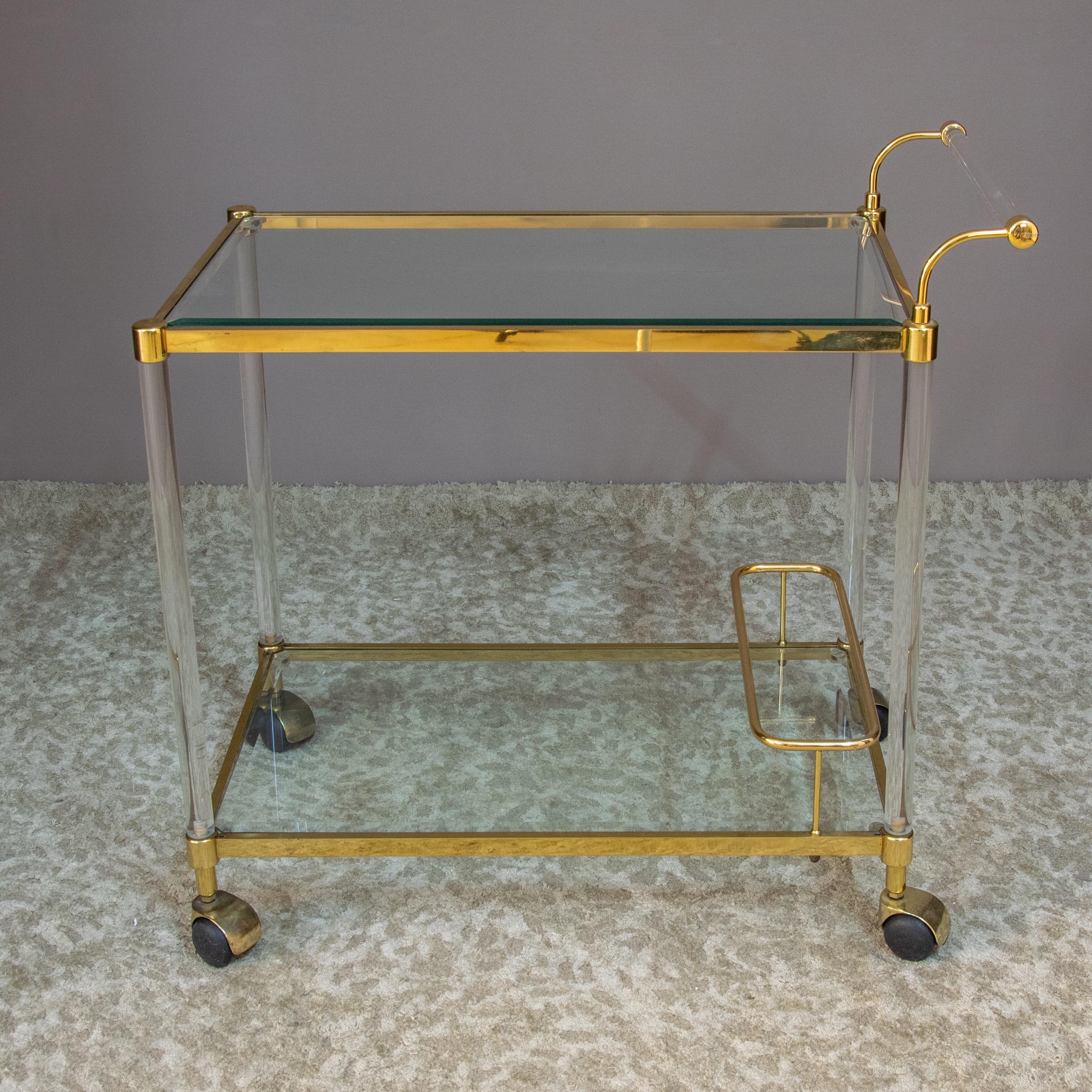 Large Vintage Brass and Plexiglas Two Tiers Italian Trolley, 1980 In Good Condition In Roma, IT