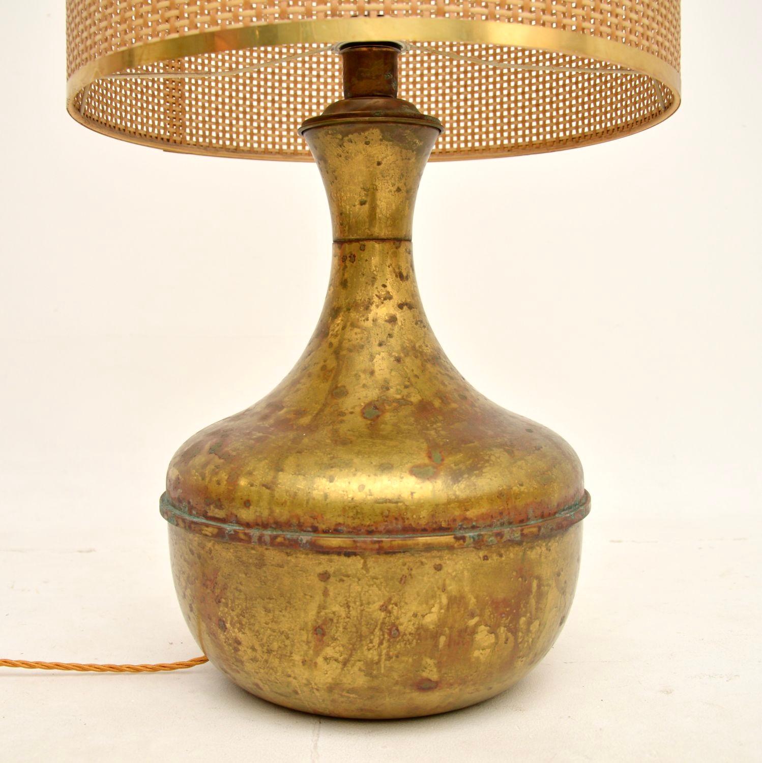 Mid-Century Modern Grande lampe de table en laiton en vente