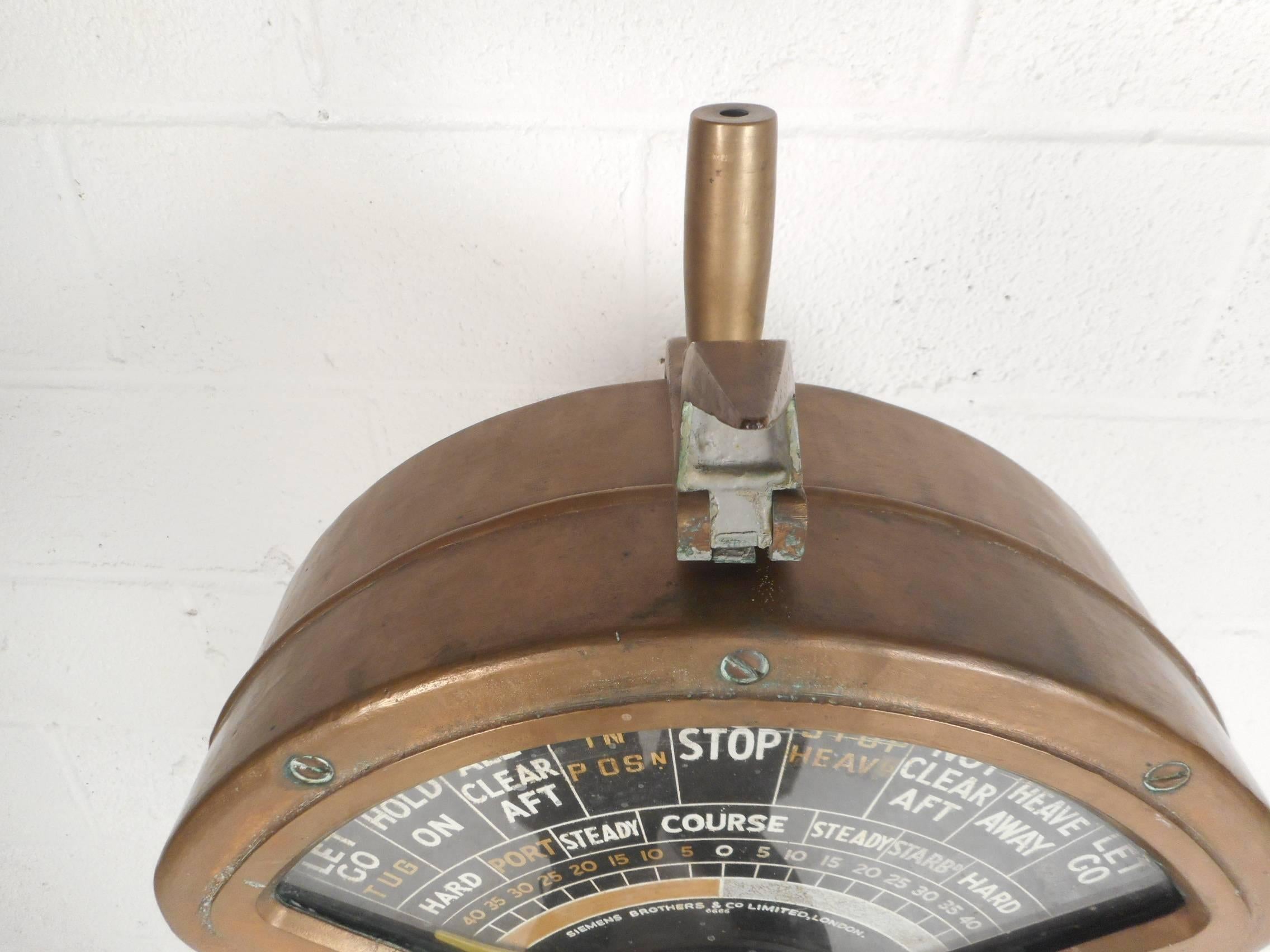Large Vintage Brass Telegraph by Siemens Brothers and Co. In Good Condition In Brooklyn, NY