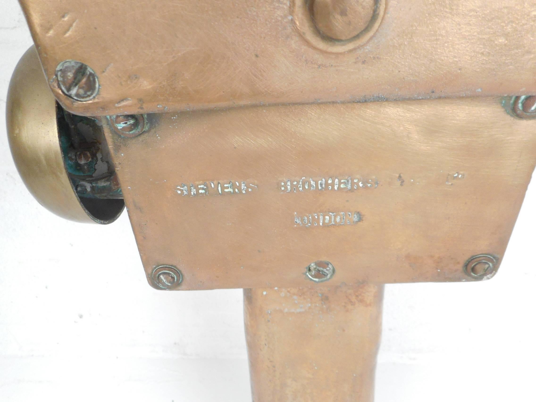 Grand Telegraph vintage en laiton par Siemens Brothers and Co. 1