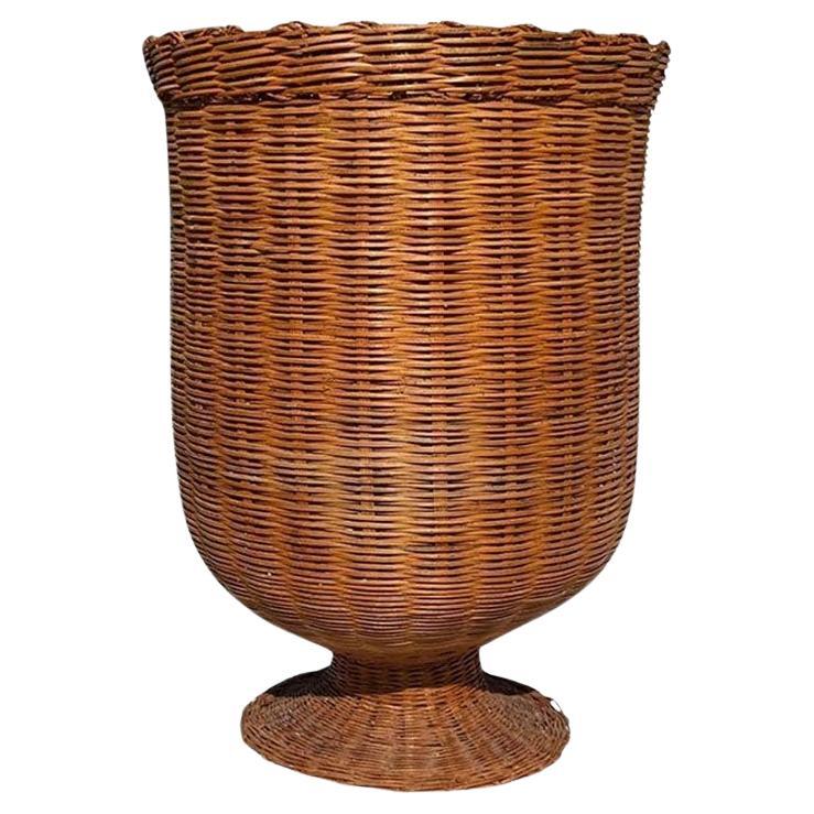 Urna o vaso grande in vimini intrecciato marrone vintage