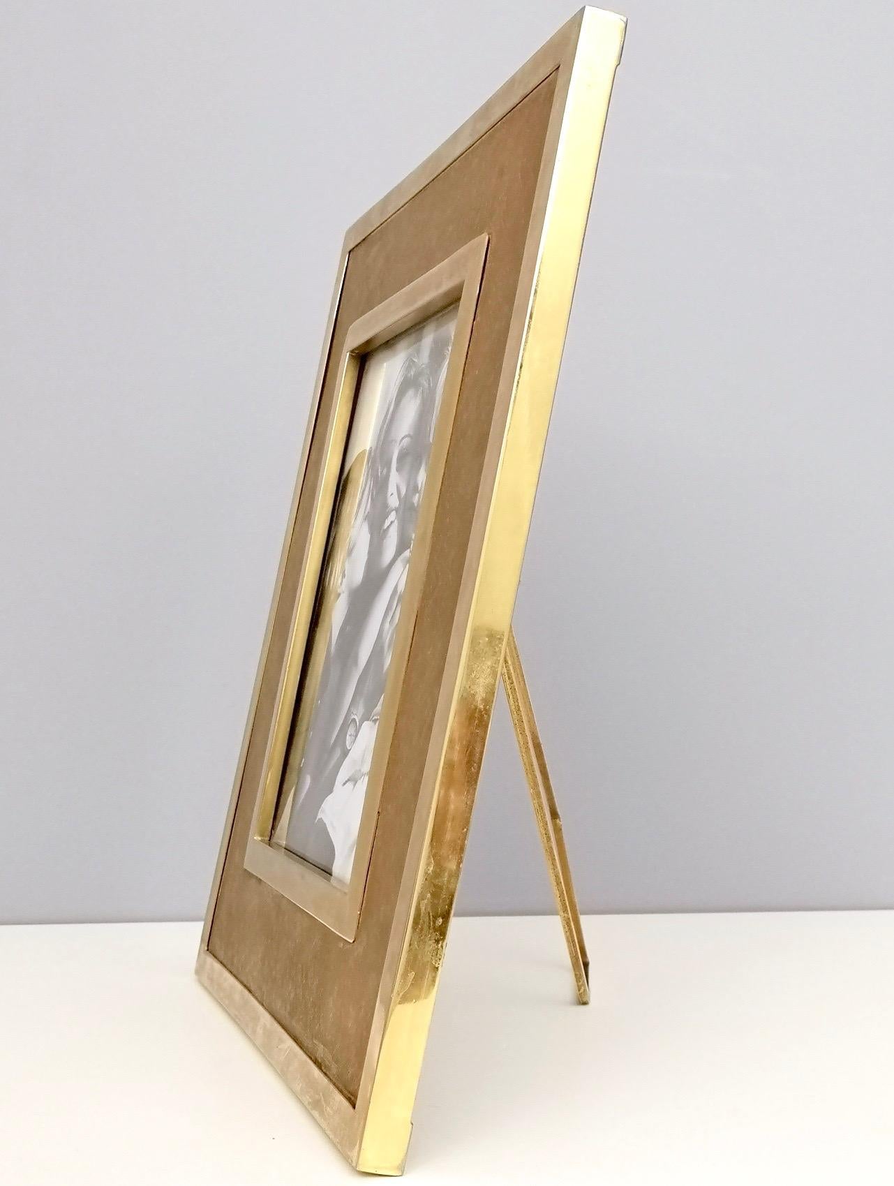 Large Vintage Brushed Brass Photoframe, Italy,  1970s In Excellent Condition In Bresso, Lombardy