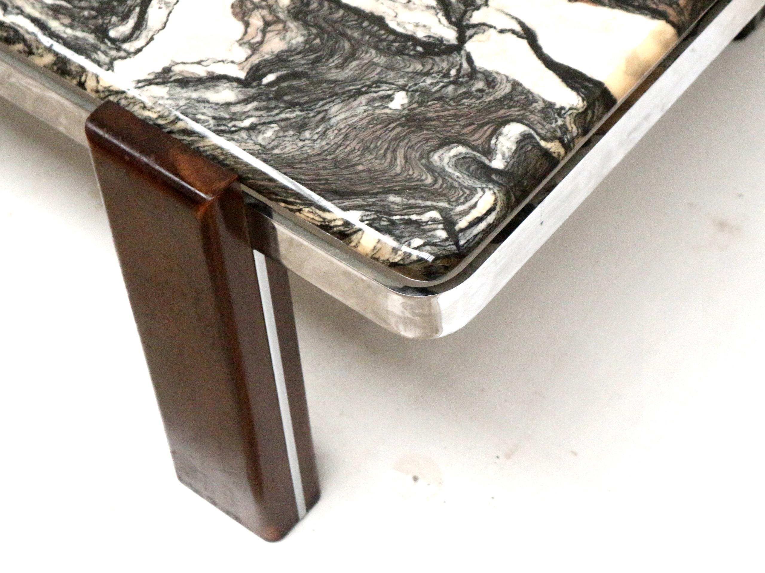 Fin du 20e siècle Grande table basse brutaliste en marbre fabriquée dans les années 70 en vente