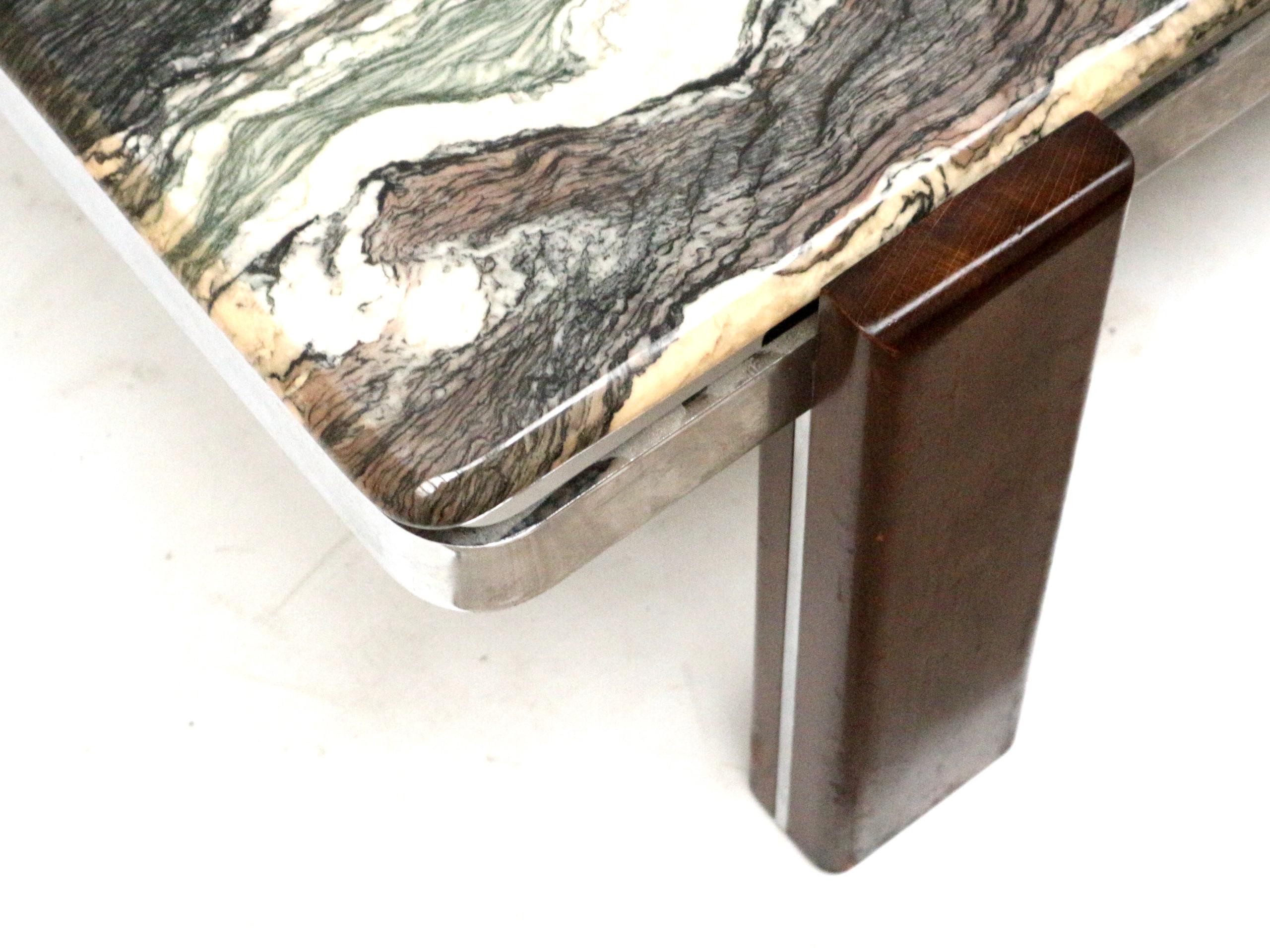 Marbre Grande table basse brutaliste en marbre fabriquée dans les années 70 en vente