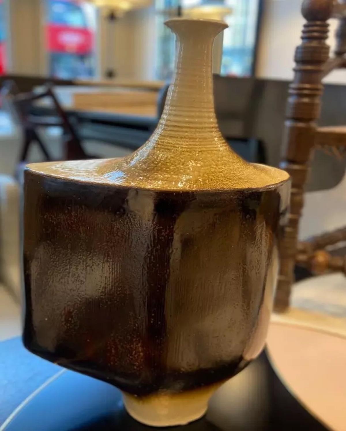 Große brutalistische Studio-Vase aus der Mitte des Jahrhunderts (Europäisch) im Angebot