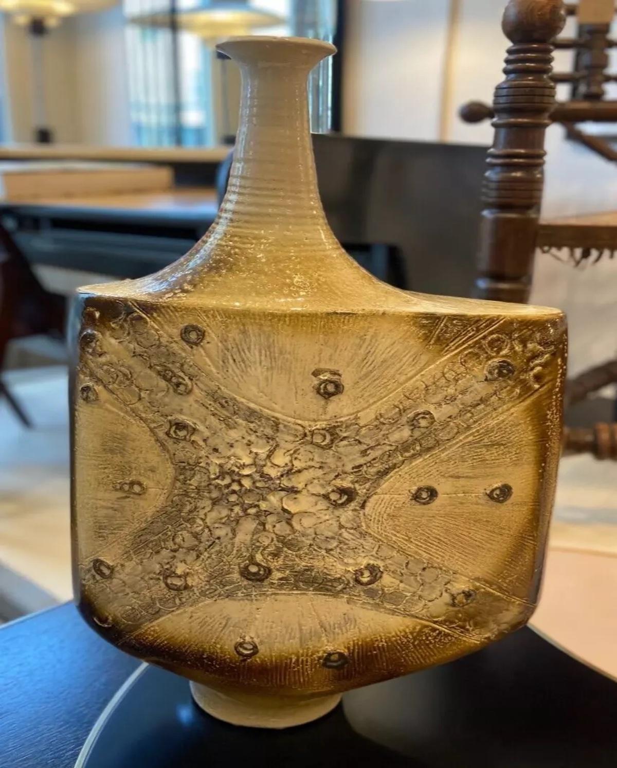 Große brutalistische Studio-Vase aus der Mitte des Jahrhunderts im Zustand „Gut“ im Angebot in London, GB