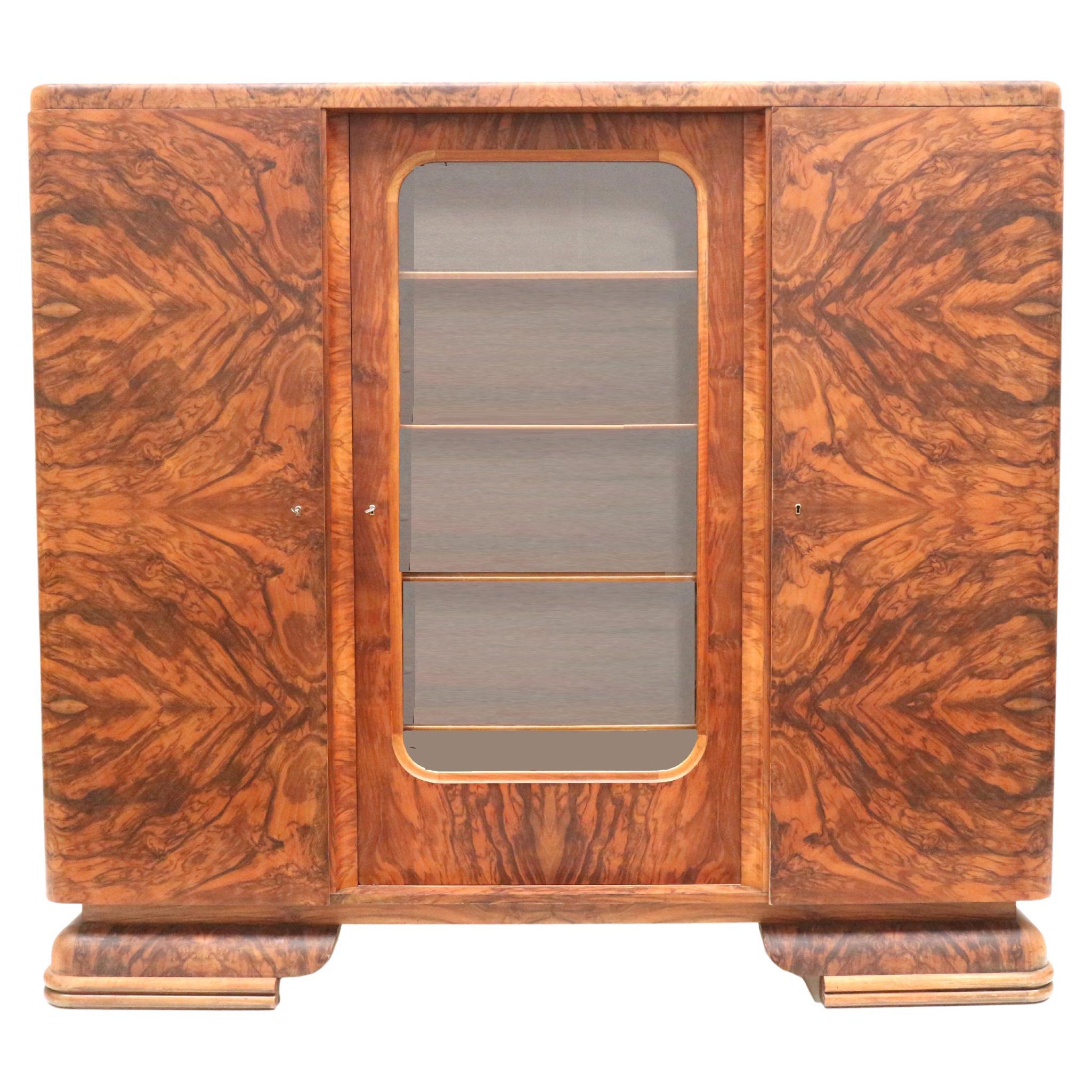 Großer Art-Déco-Schrank aus Wurzelholz aus den 1930er Jahren