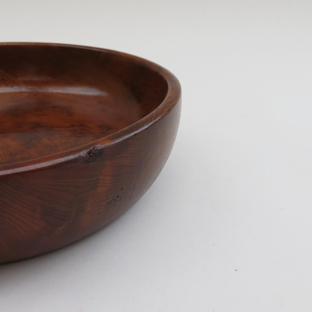 Gran cuenco decorativo vintage de madera de secoya californiana Hecho a mano en venta