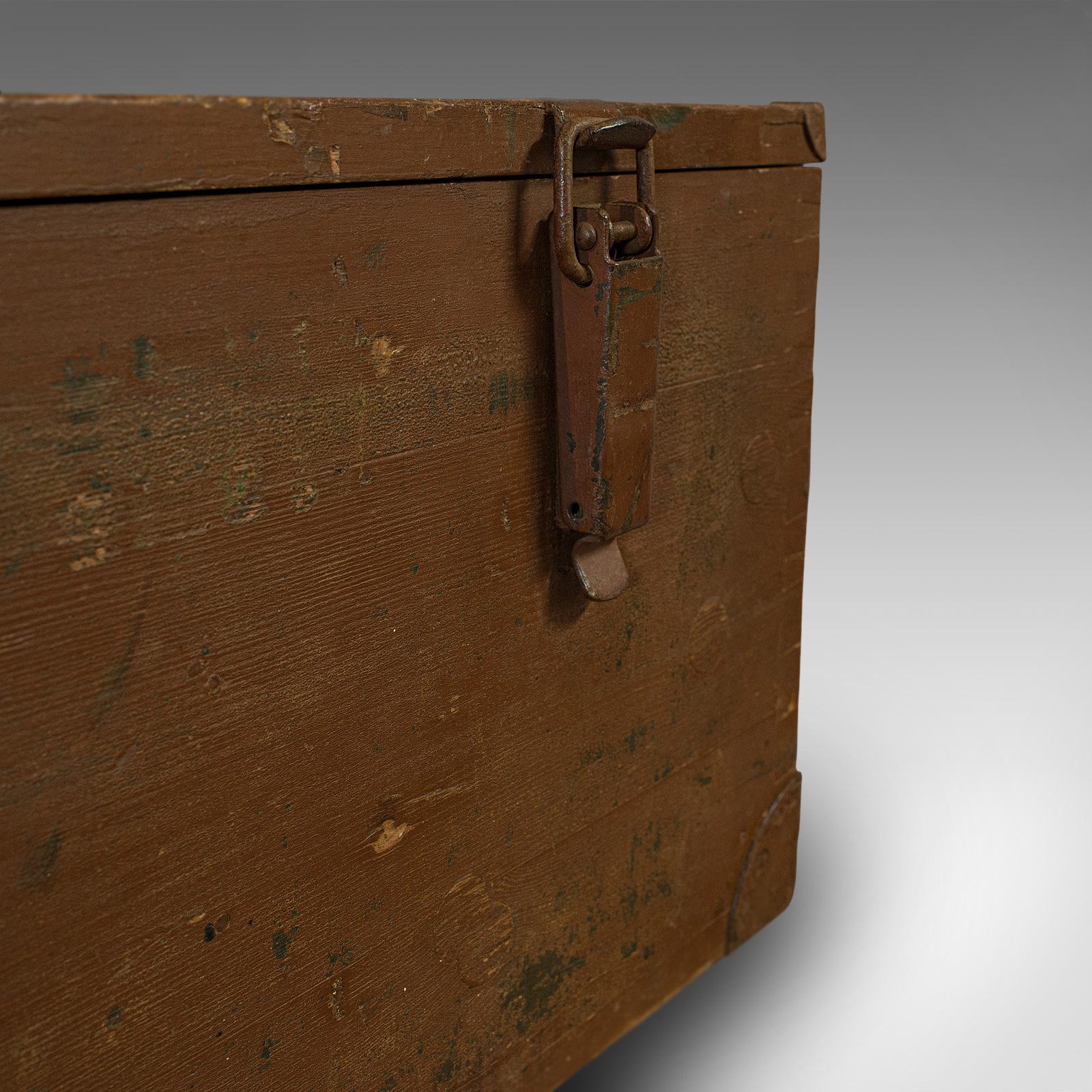 Large Vintage Carriage Chest, Welsh, Pine, Linen Trunk, 20th Century, circa 1950 For Sale 5