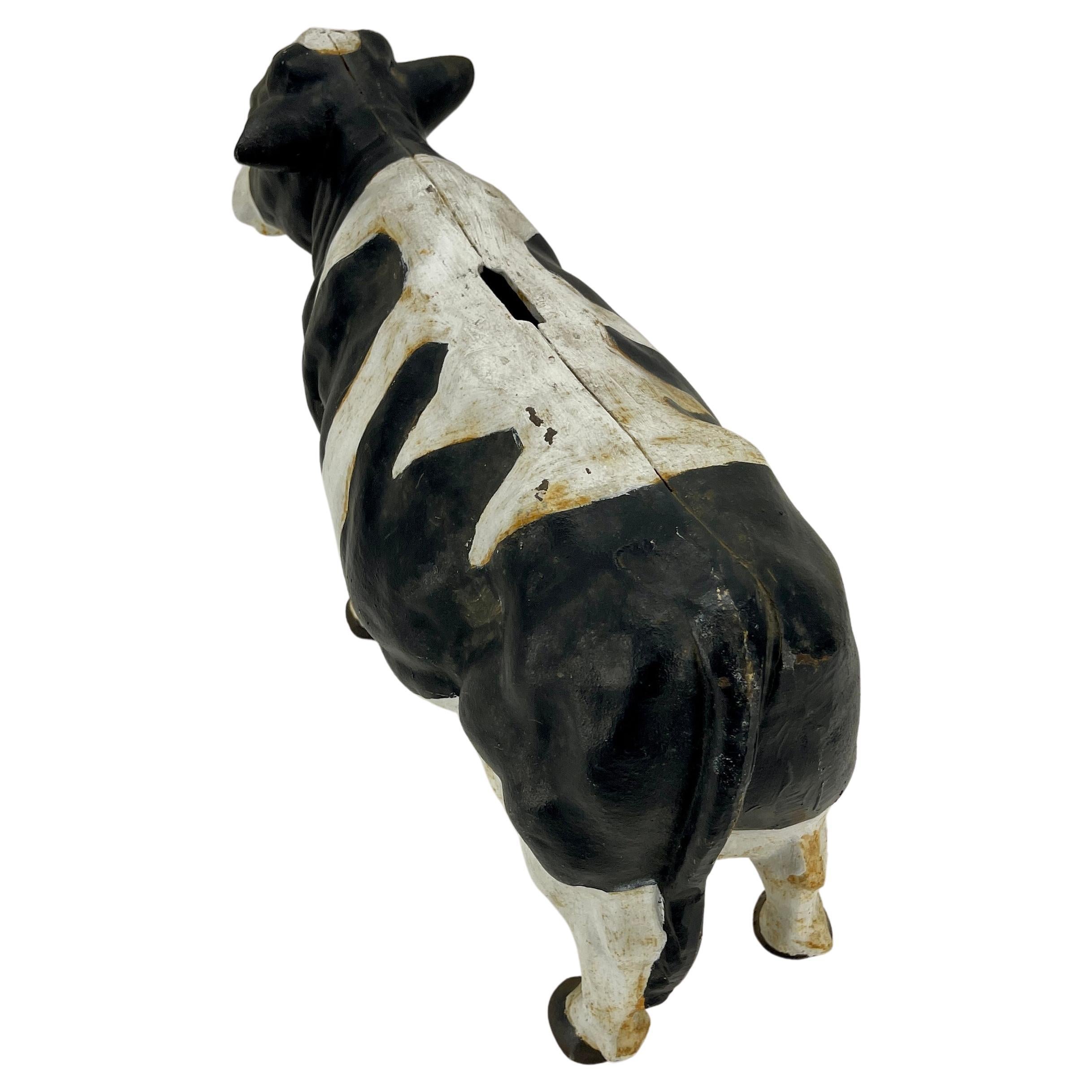 20ième siècle Grande tirelire vintage en fonte noire et blanche vache cochonne