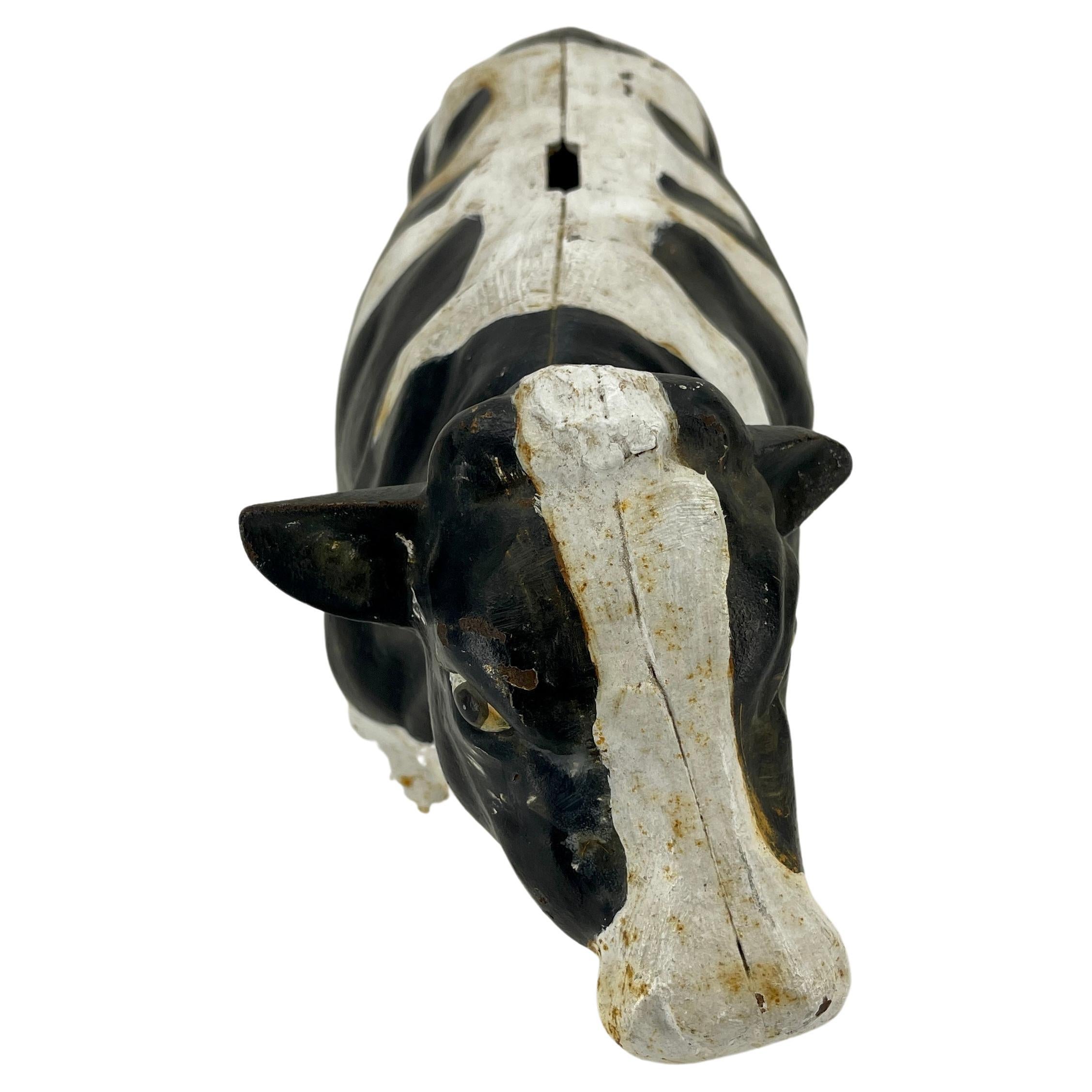 Grande tirelire vintage en fonte noire et blanche vache cochonne Bon état à Haddonfield, NJ