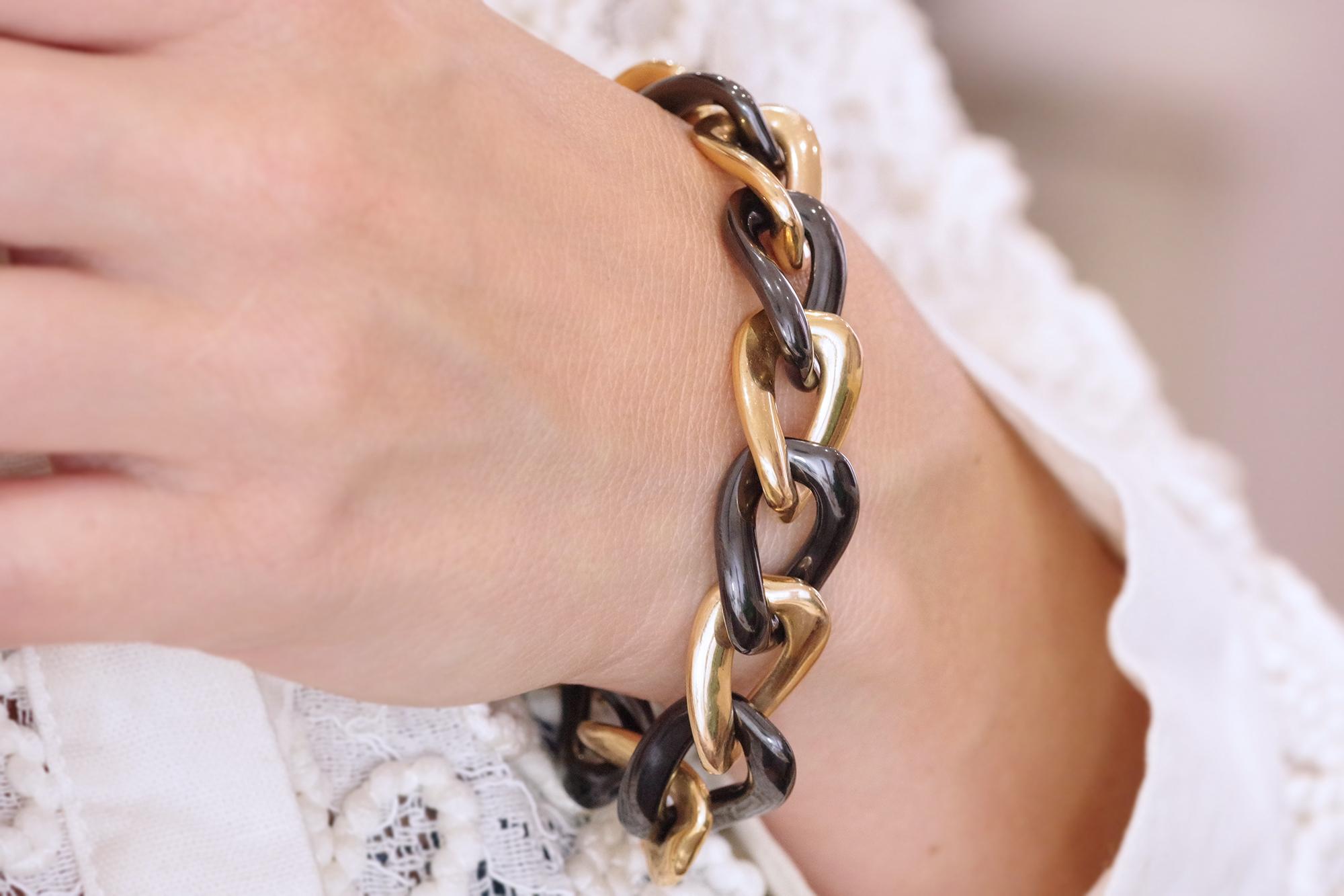 Women's Large vintage 18k gold and black ceramic bracelet with curvy links