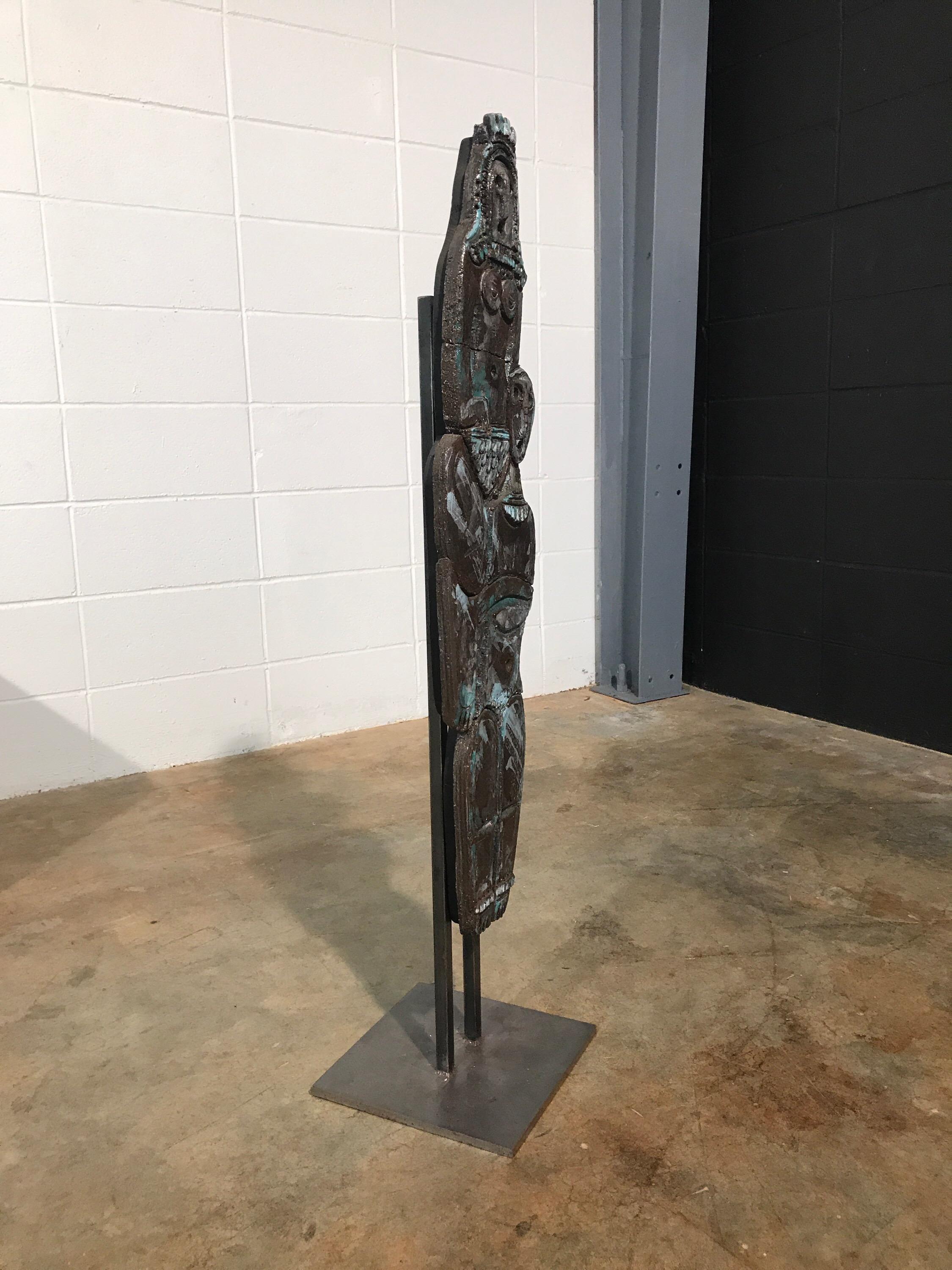 Mid-Century Modern ceramic figural hanging sculpture on custom steel stand. Item was purchased many years ago in Antwerp, Belgium. Very unique piece. No known issues that would detract from value or aesthetics.


Steel base- 10