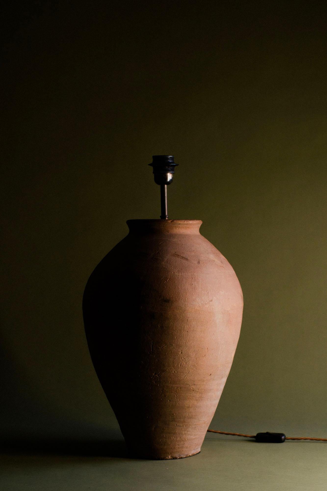 Large Vintage Ceramic Terracotta Table Lamp In Good Condition For Sale In London, GB