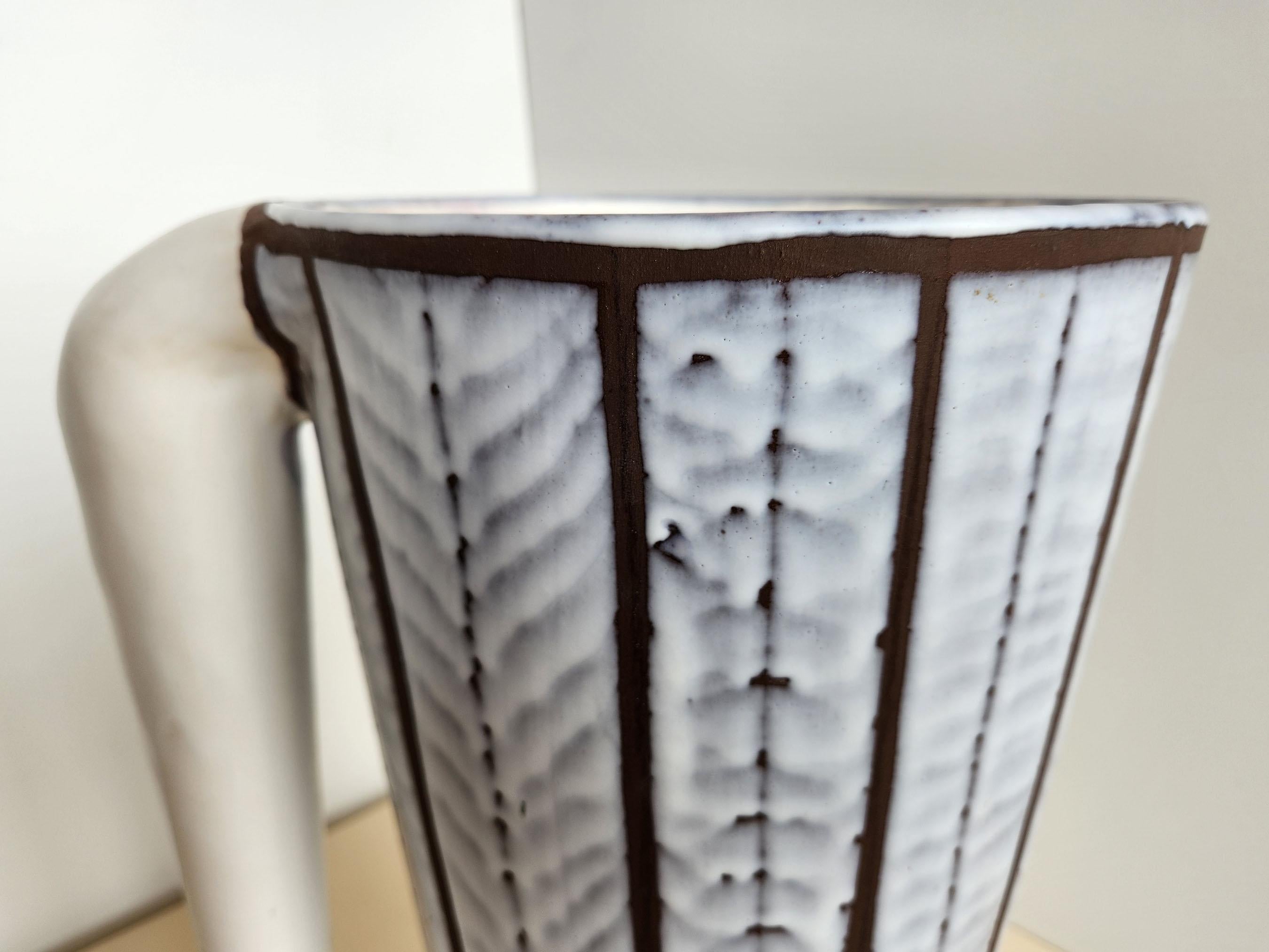 Roger Capron - Vaso grande in ceramica vintage con manico in vendita 1