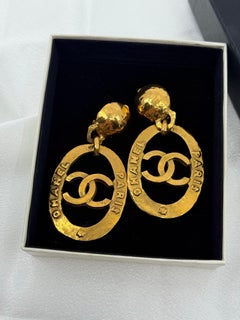 Large Vintage Chanel CC Paris Oval Dangle Clip On Earrings