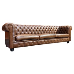 Großes Vintage Chesterfield Sofa, Cognac Leder, Ende 20.